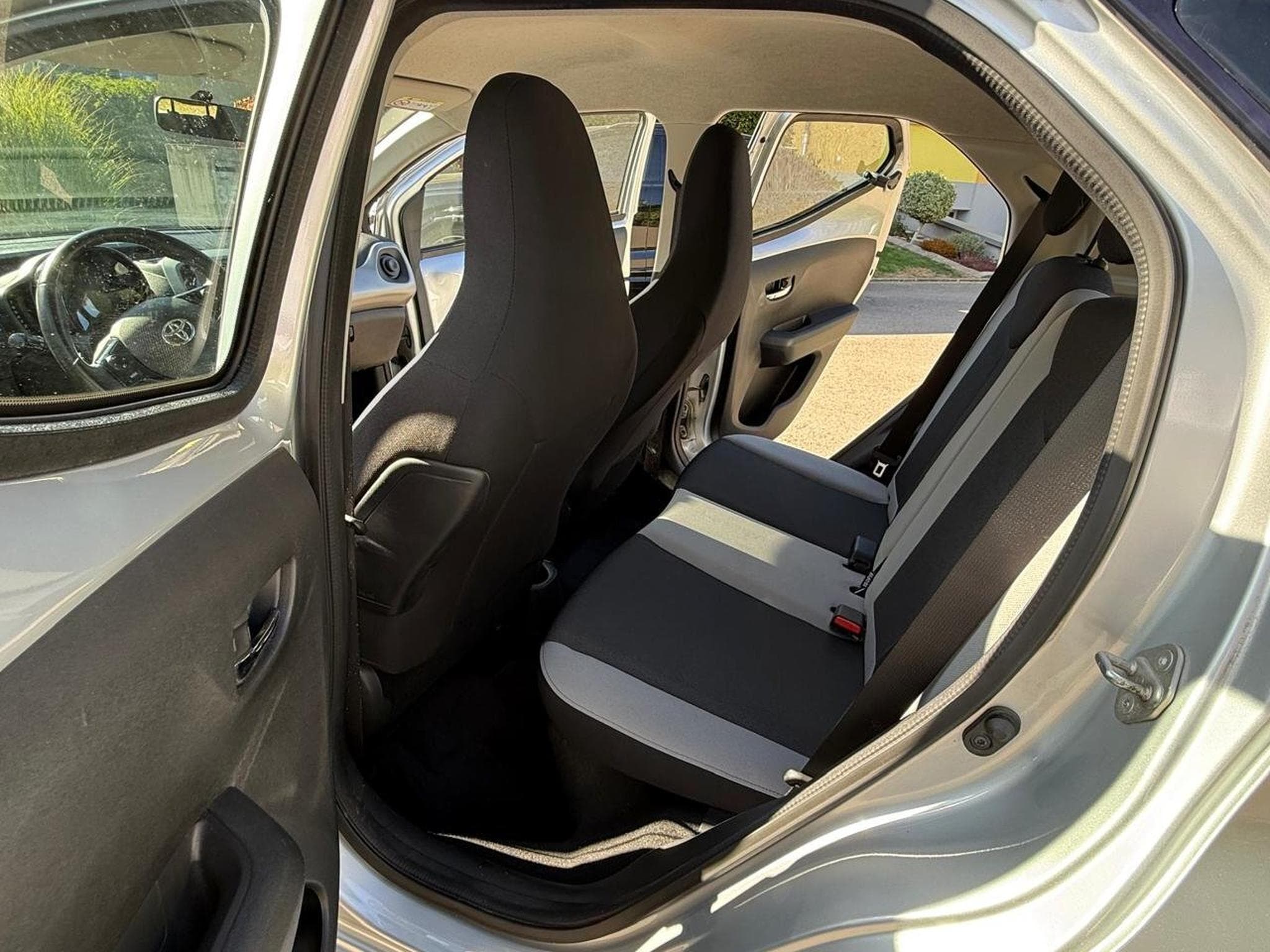Toyota Aygo KGB40 (2016) - Foto 14
