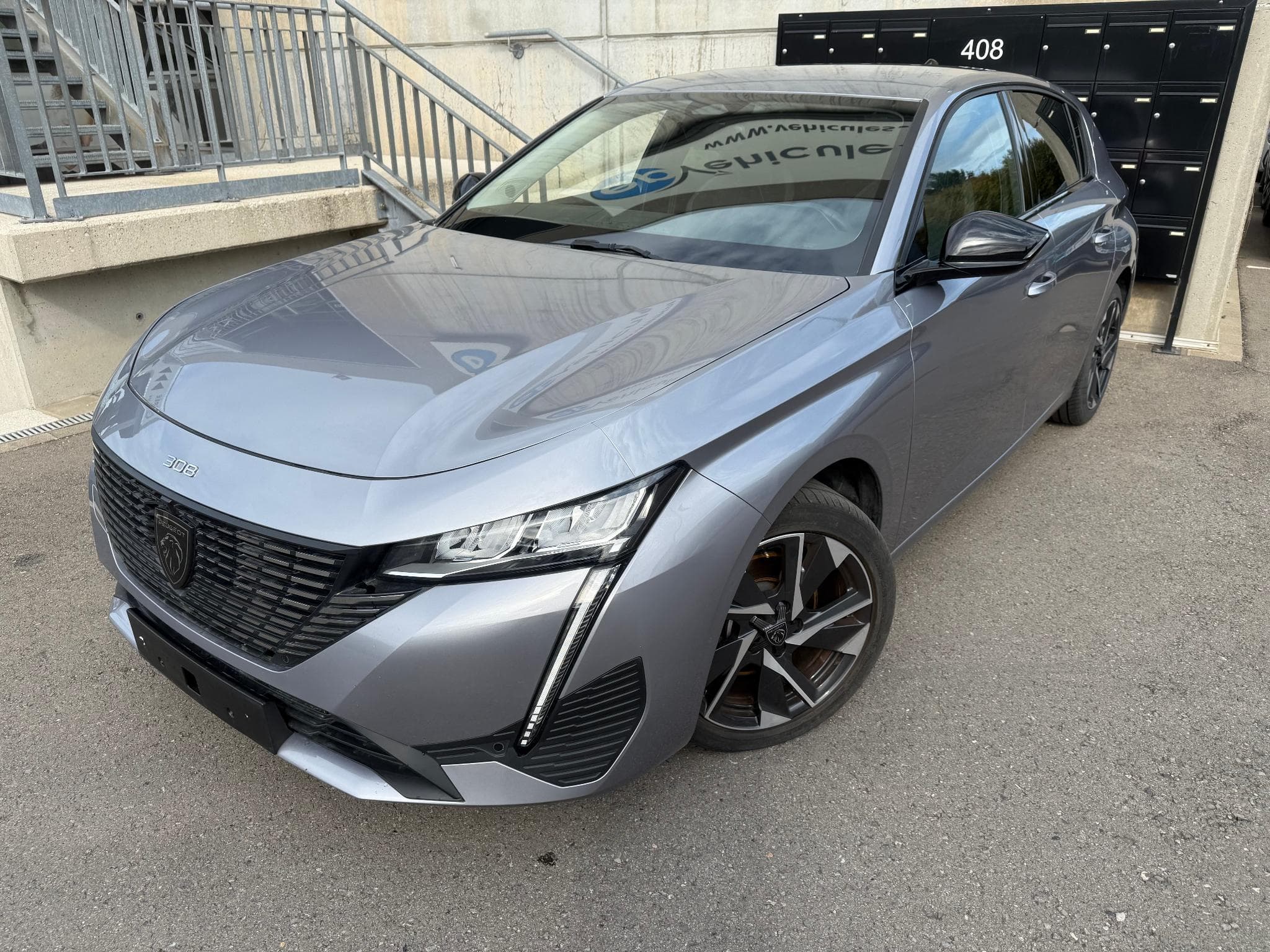Peugeot 308 1.2 HYBRID 145 E-DCS6 ALLURE (2025) - Foto 1