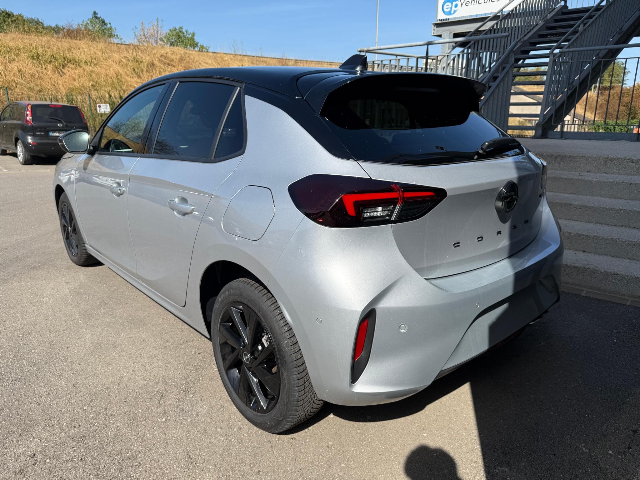 Opel Corsa 1.2 HYBRID 145 E-DCT6 GS (2025) - Photo 3