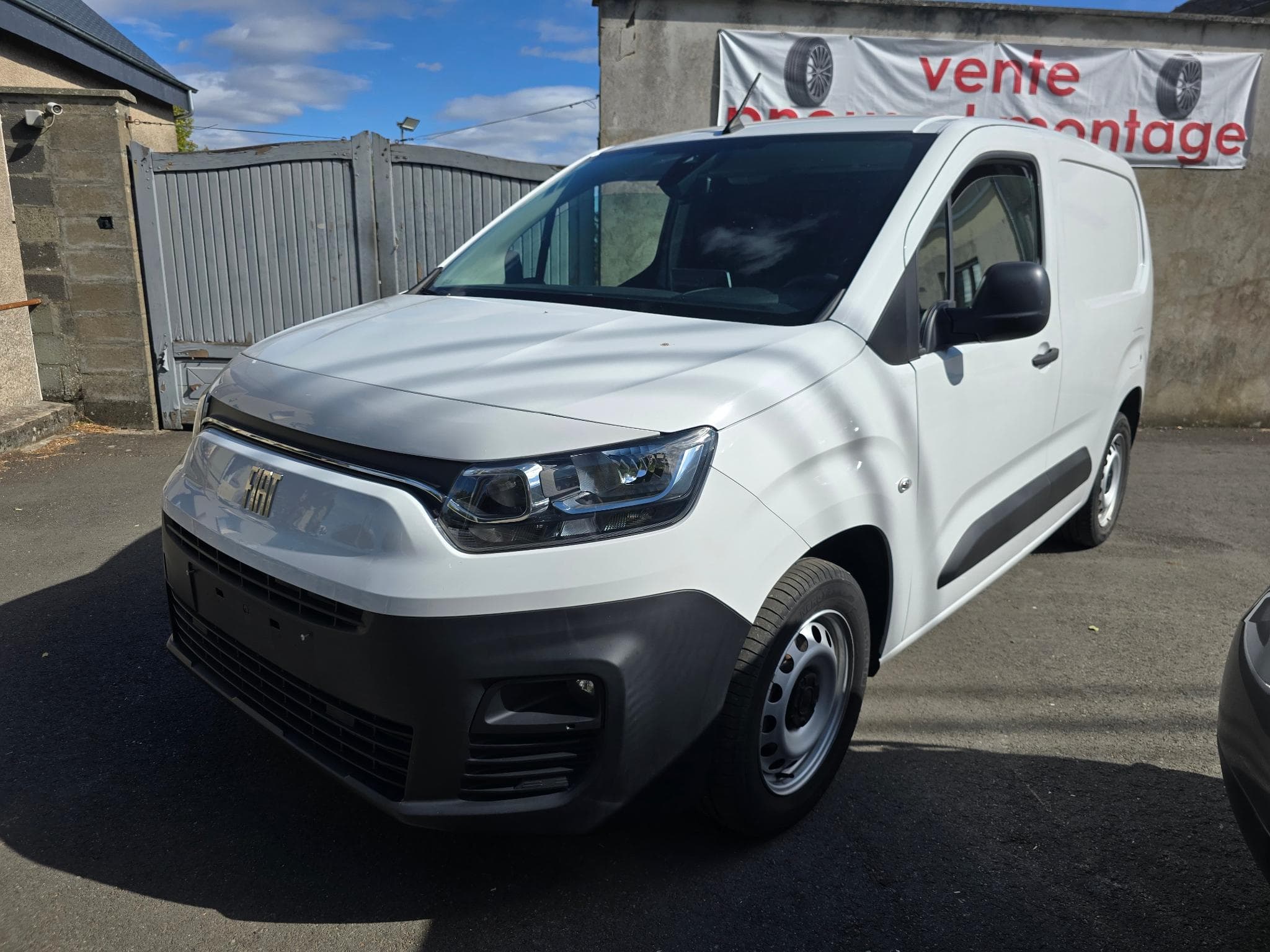 Fiat Doblo HDI 130 cv 2023 26000 kms 12990 HT (2023) - Foto 1