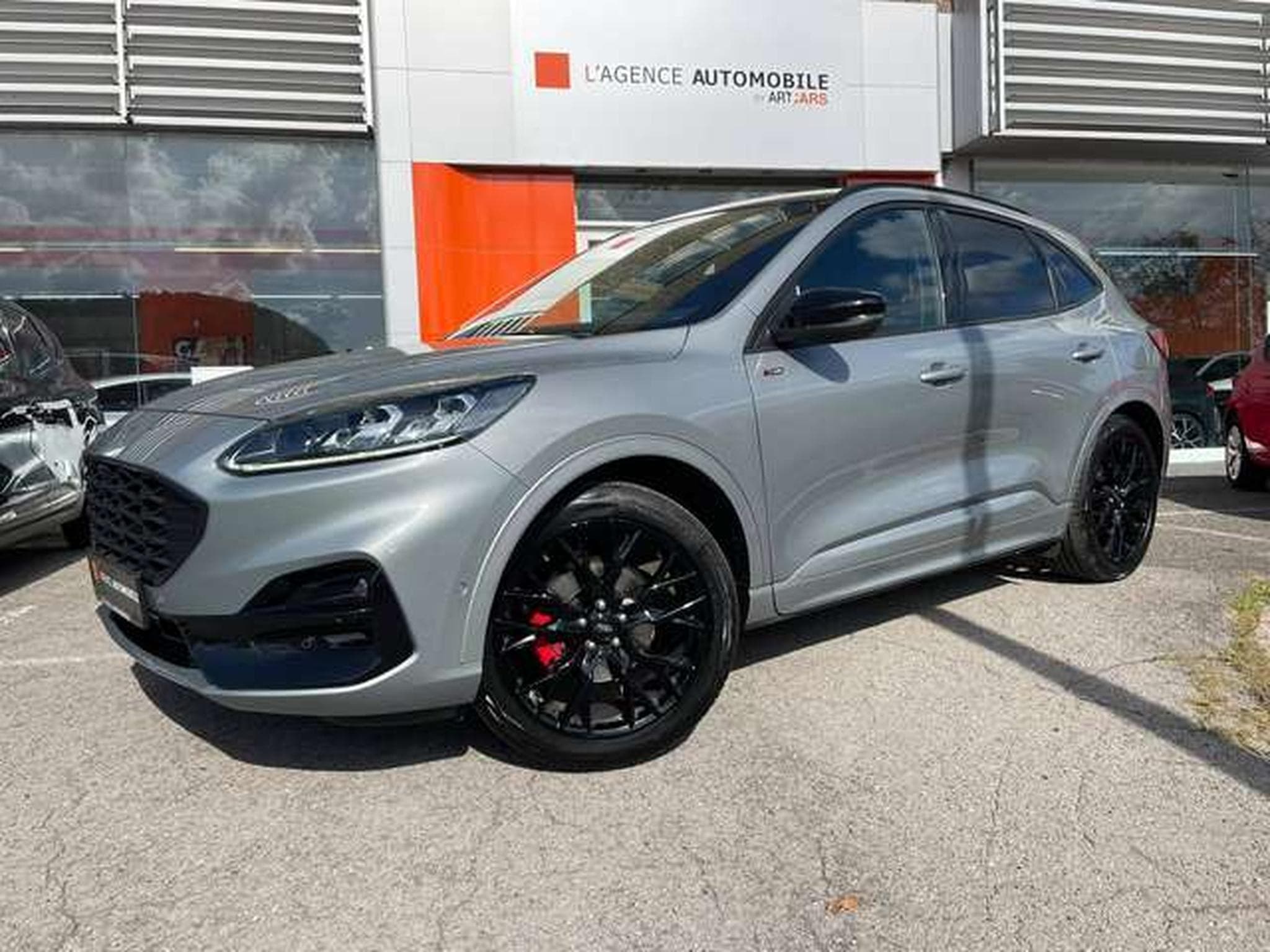 Ford Kuga 1.5 BLACK EDITION  ST-LINE - JUSQU'A 36 MOIS DE GARANTIE (2023) - Photo 2