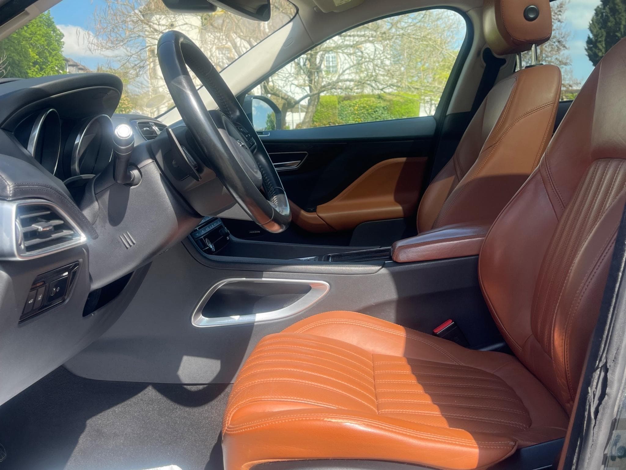 Jaguar F-Pace (2016) - Photo 2