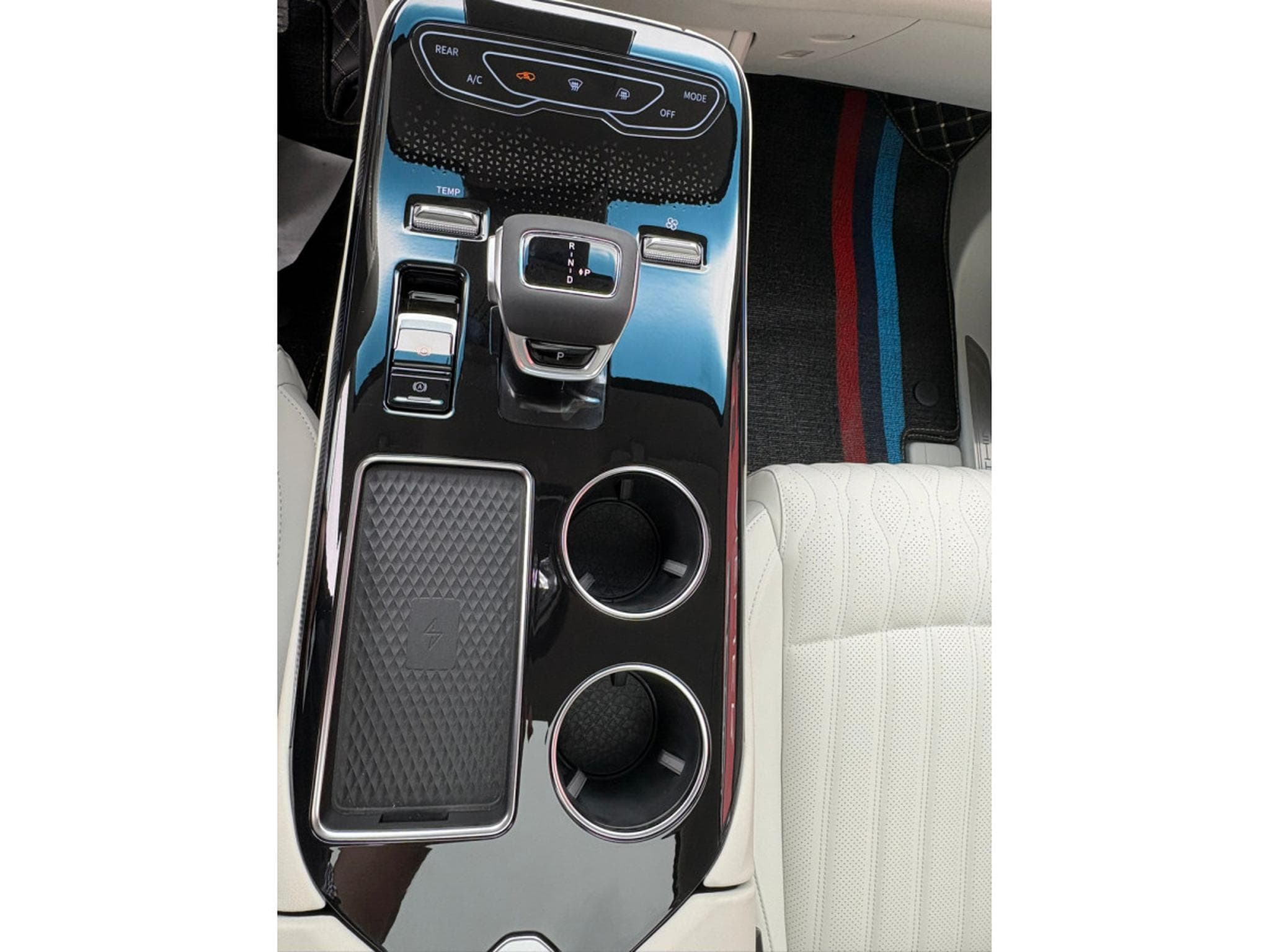 Forthing U-Tour FORTHING 9 HEV 7 PLACES FULL OPTIONS (2026) - Photo 19