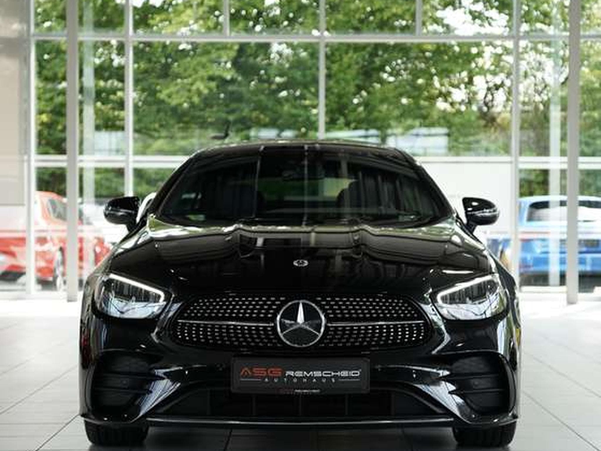 Mercedes E 450 4M Coupé AMG Line *1.H *20 *Pano *BURM (2021) - Foto 4