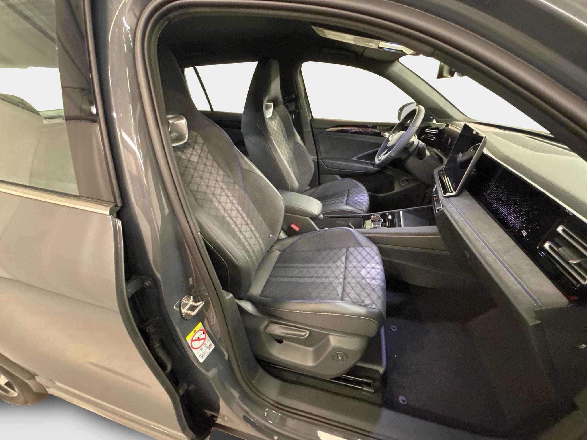 VW Tiguan R-Line (2026) - Foto 21