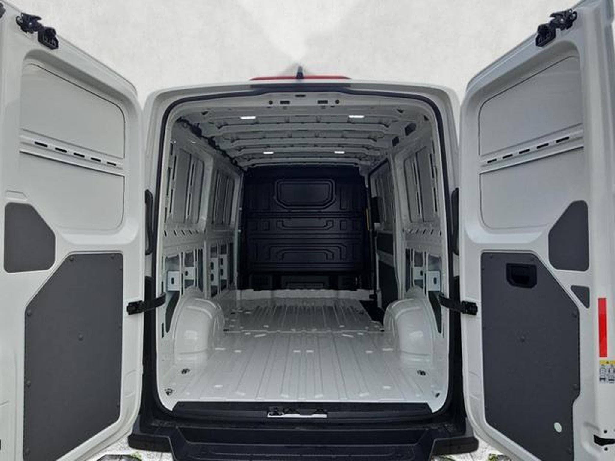 VW Crafter 30 mittellang FWD (2026) - Foto 1