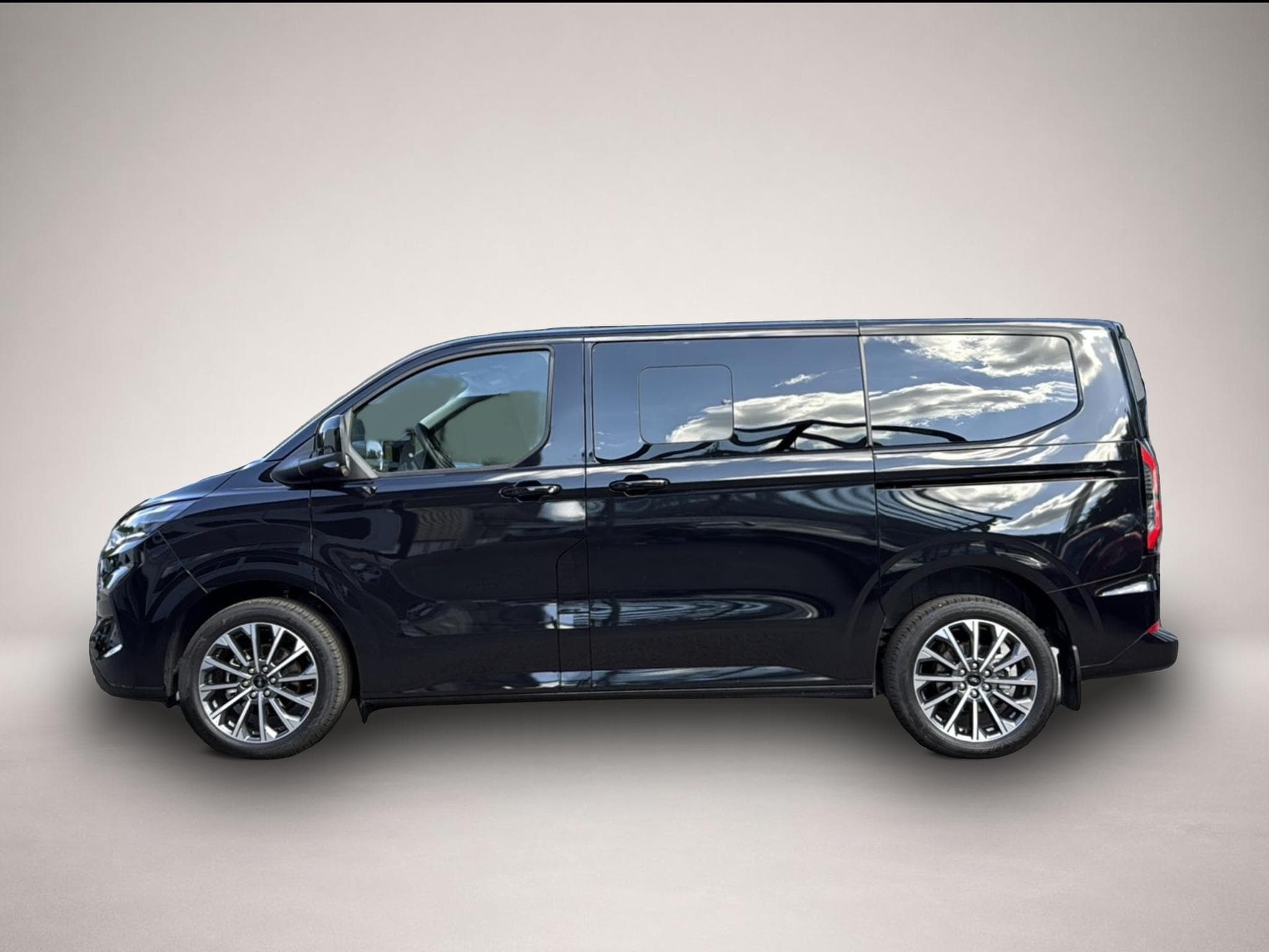 Ford Tourneo (2026) - Foto 7