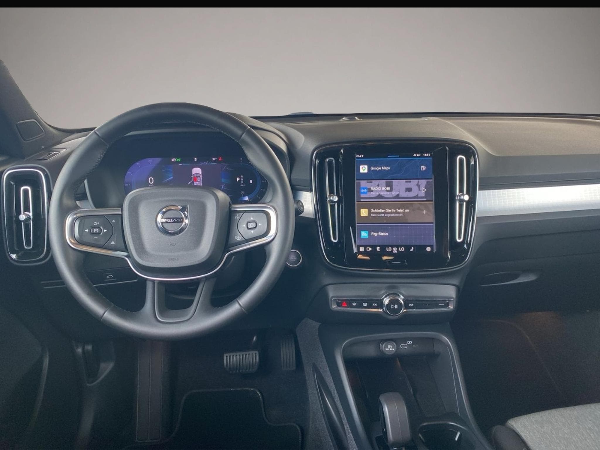 Volvo XC40 (2024) - Photo 8
