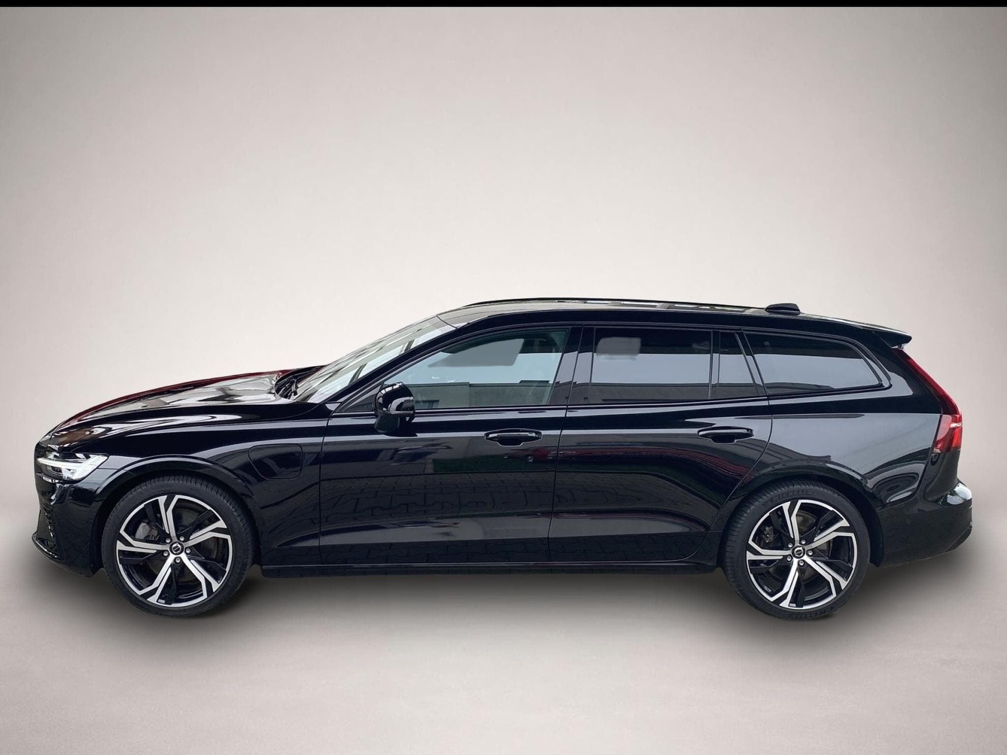 Volvo V60 (2024) - Photo 2