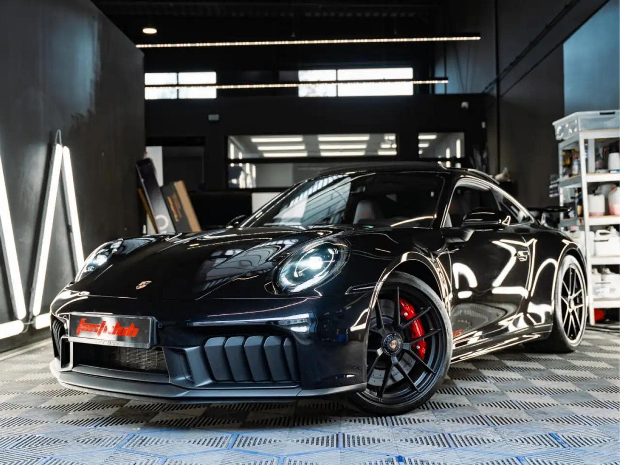 Porsche 911 (2025) - Photo 1