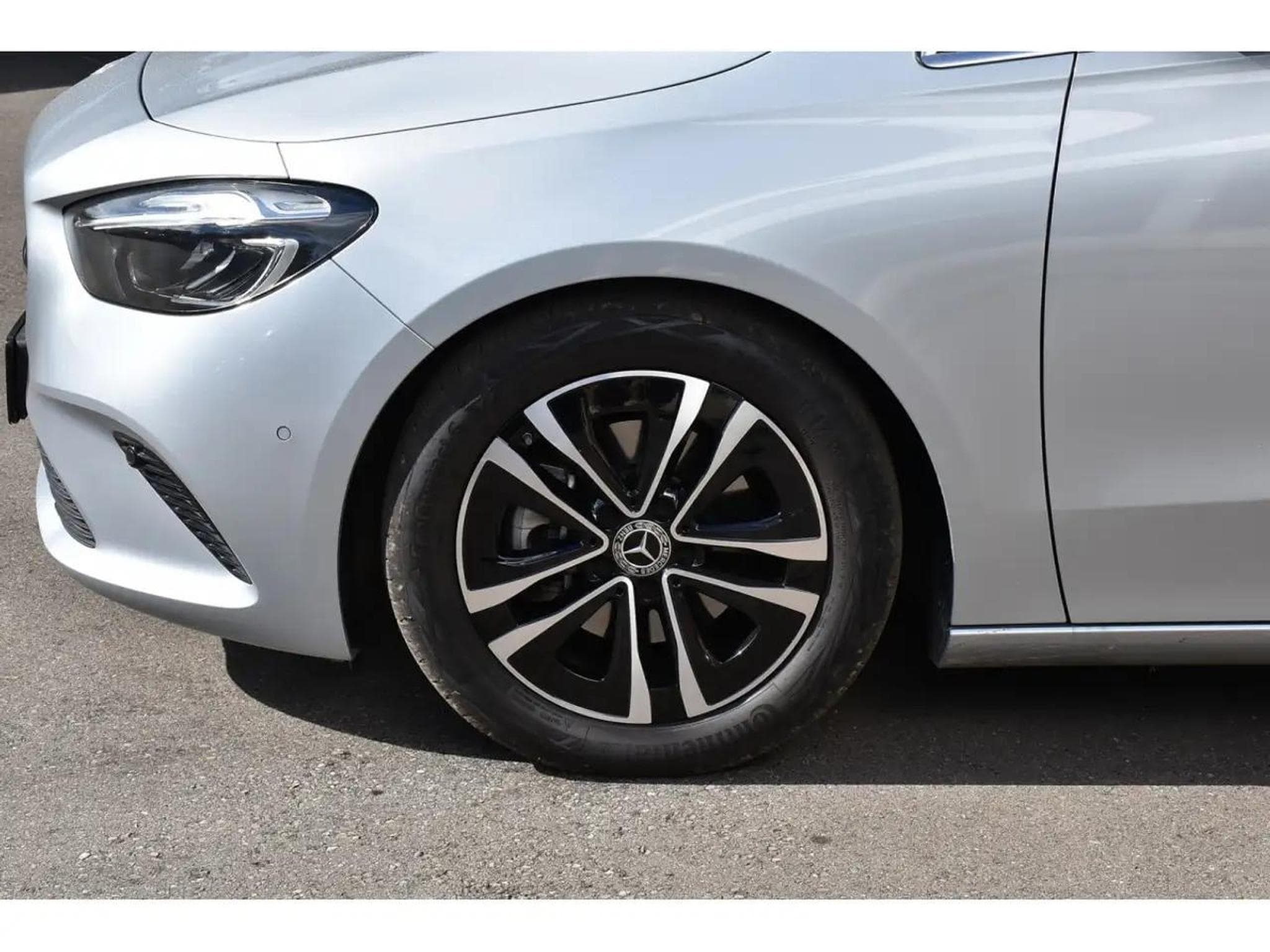 Mercedes 180 (2024) - Photo 5