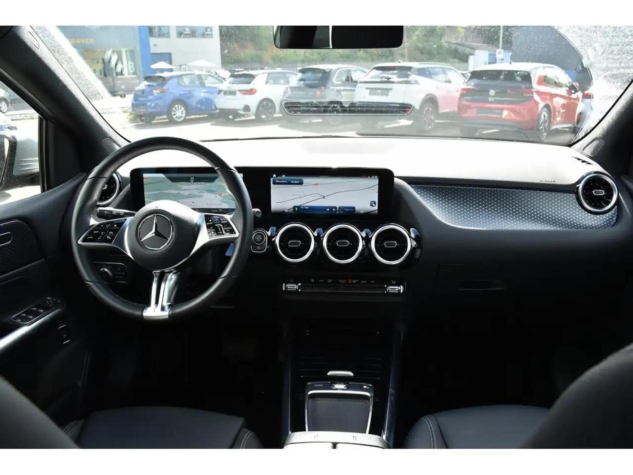 Mercedes 180 (2024) - Photo 9