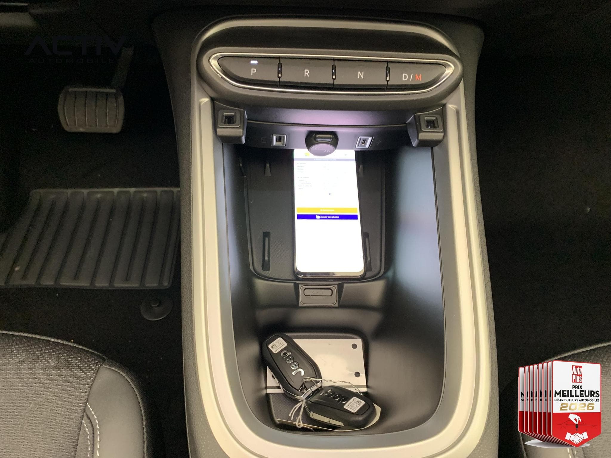 Jeep Avenger 1.2 Turbo T3 110 ch e-Hybrid BVR6 Summit (2026) - Foto 19