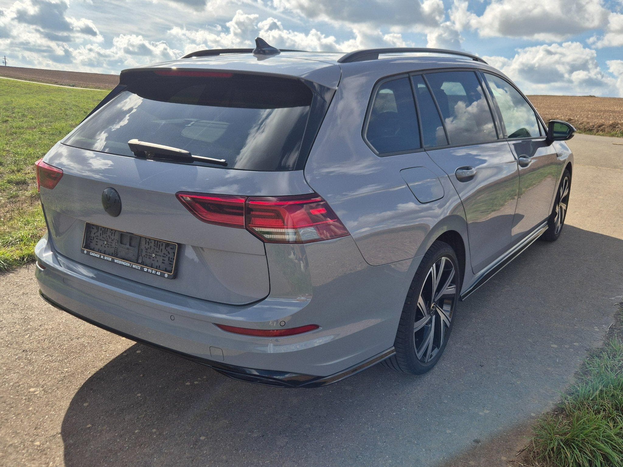 VW Golf VIII R-Line (2024) - Photo 4