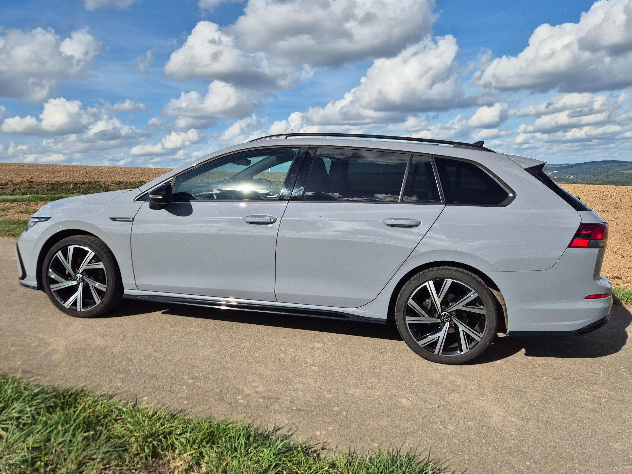 VW Golf VIII R-Line (2024) - Photo 6
