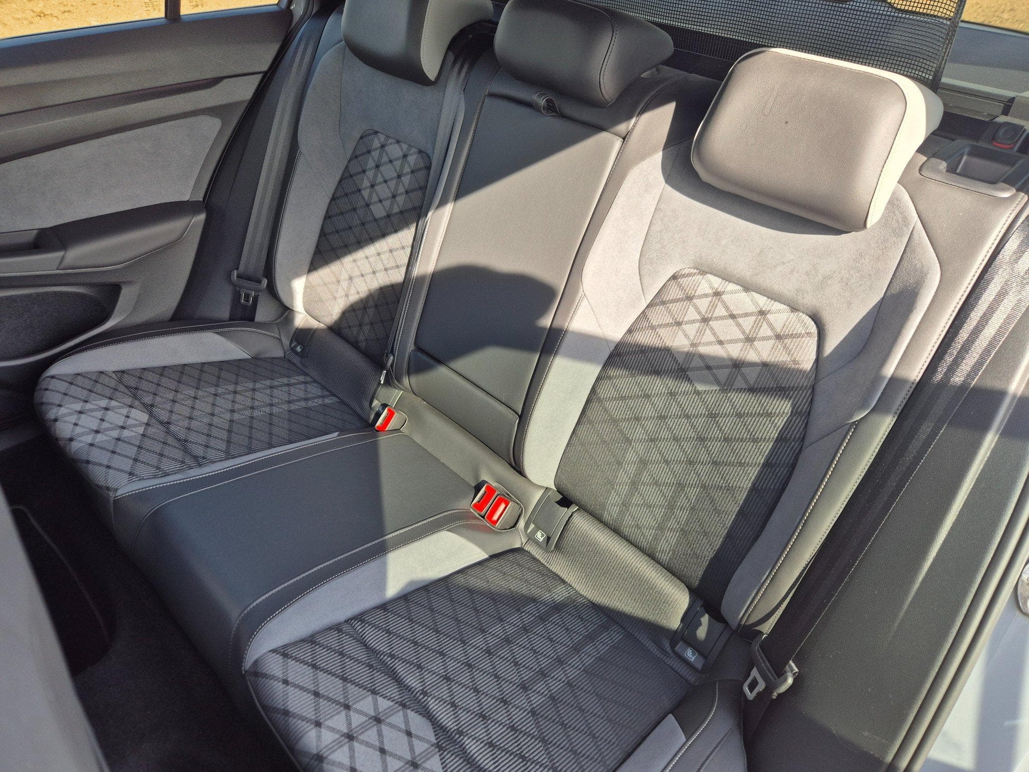 VW Golf VIII R-Line (2024) - Photo 10