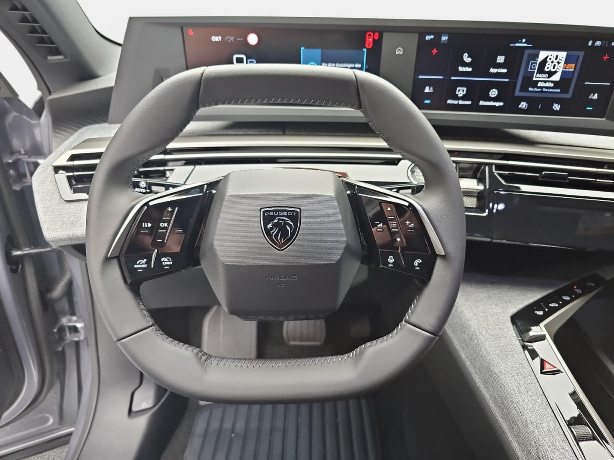 Peugeot 3008 1.2 Hybrid 145 E-DSC6 Allure (2025) - Photo 13