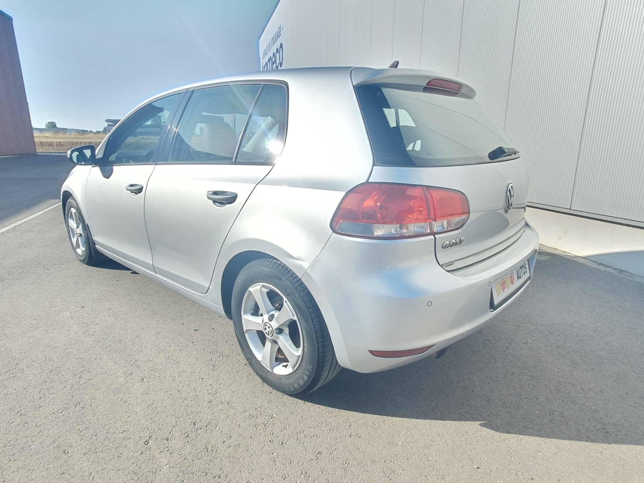 VW Golf VI 1.6 tdi 105ch Highline (2011) - Photo 5