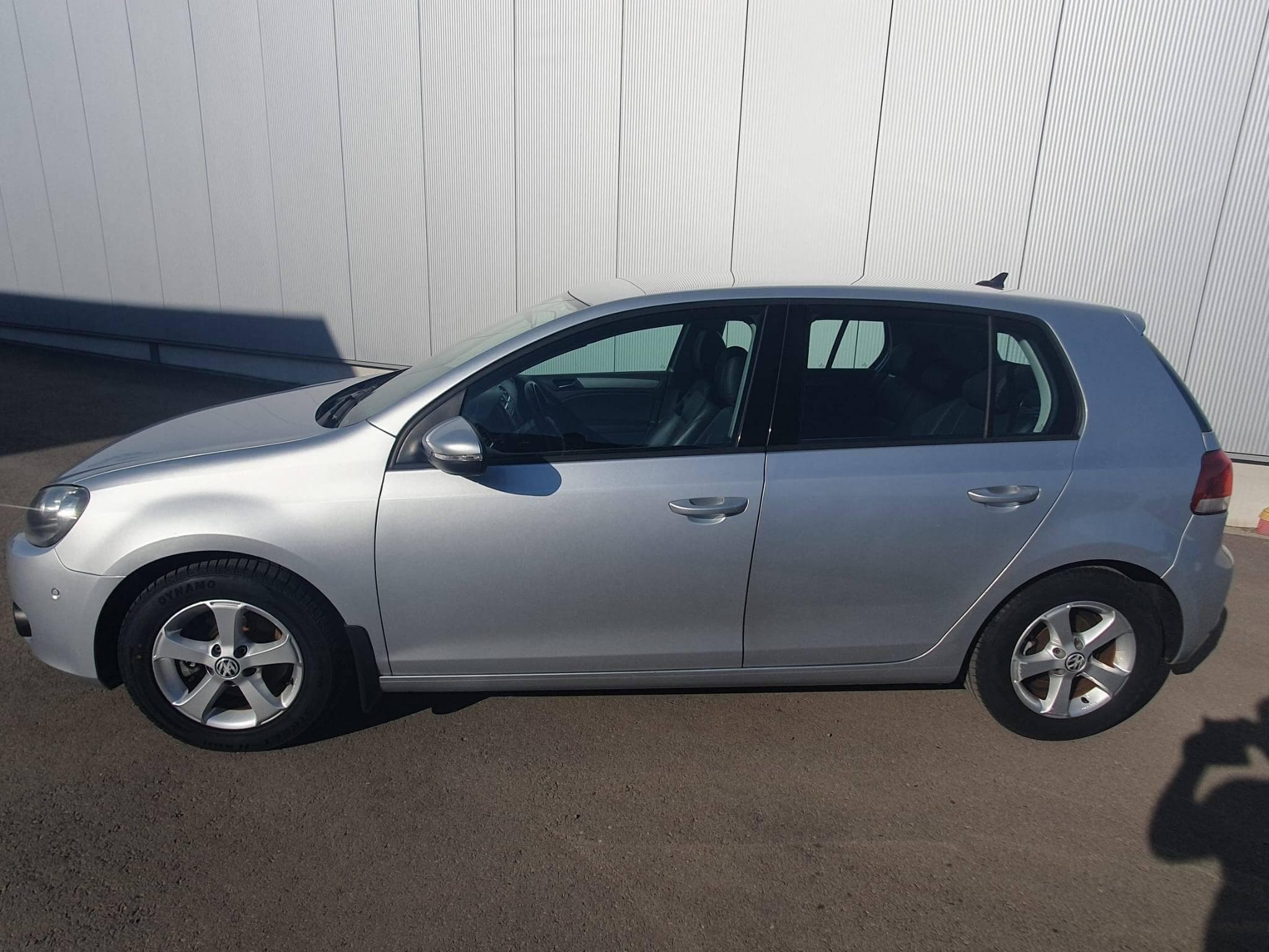 VW Golf VI 1.6 tdi 105ch Highline (2011) - Photo 6