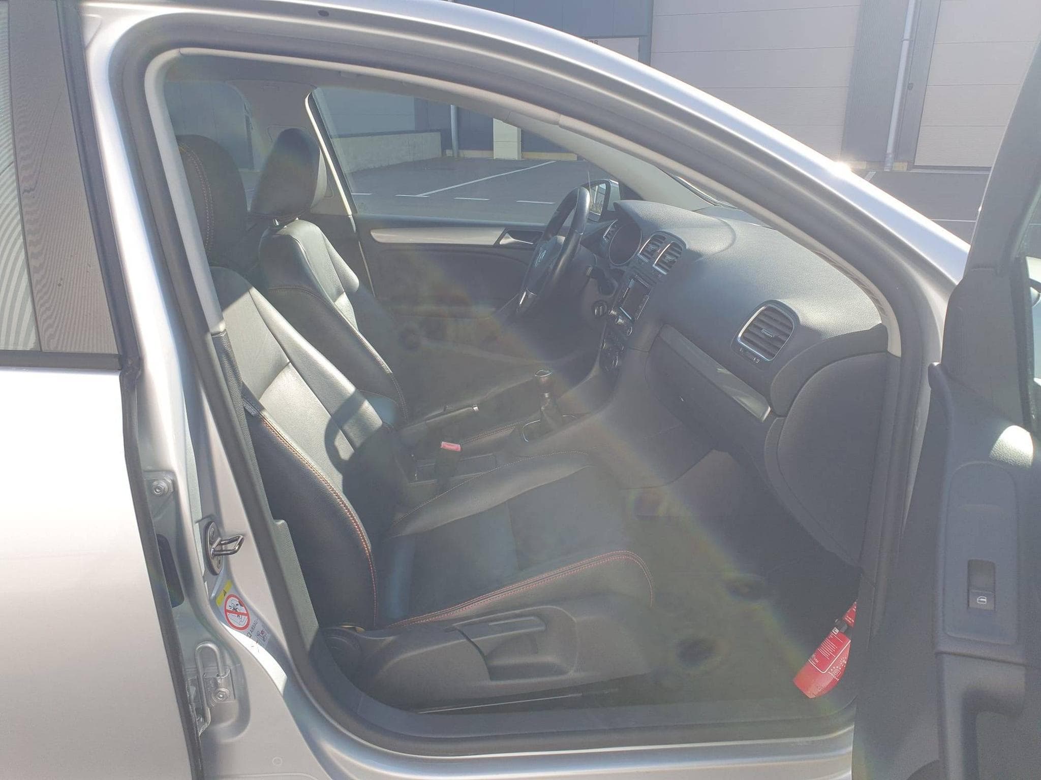 VW Golf VI 1.6 tdi 105ch Highline (2011) - Photo 13
