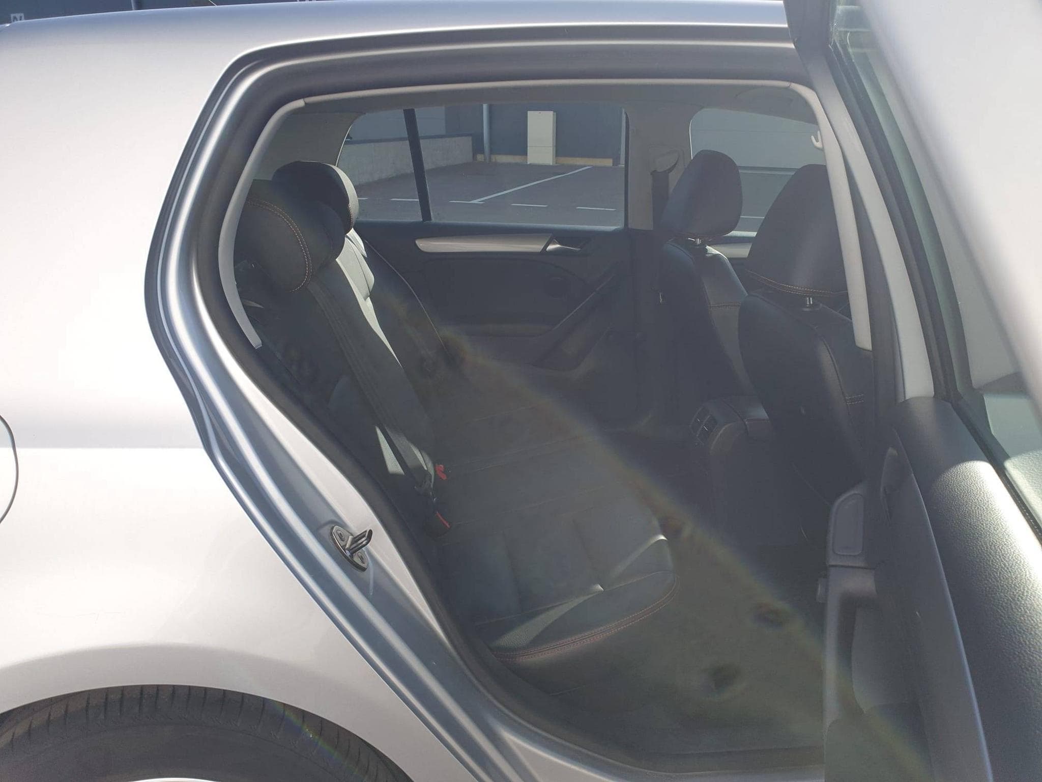 VW Golf VI 1.6 tdi 105ch Highline (2011) - Photo 14