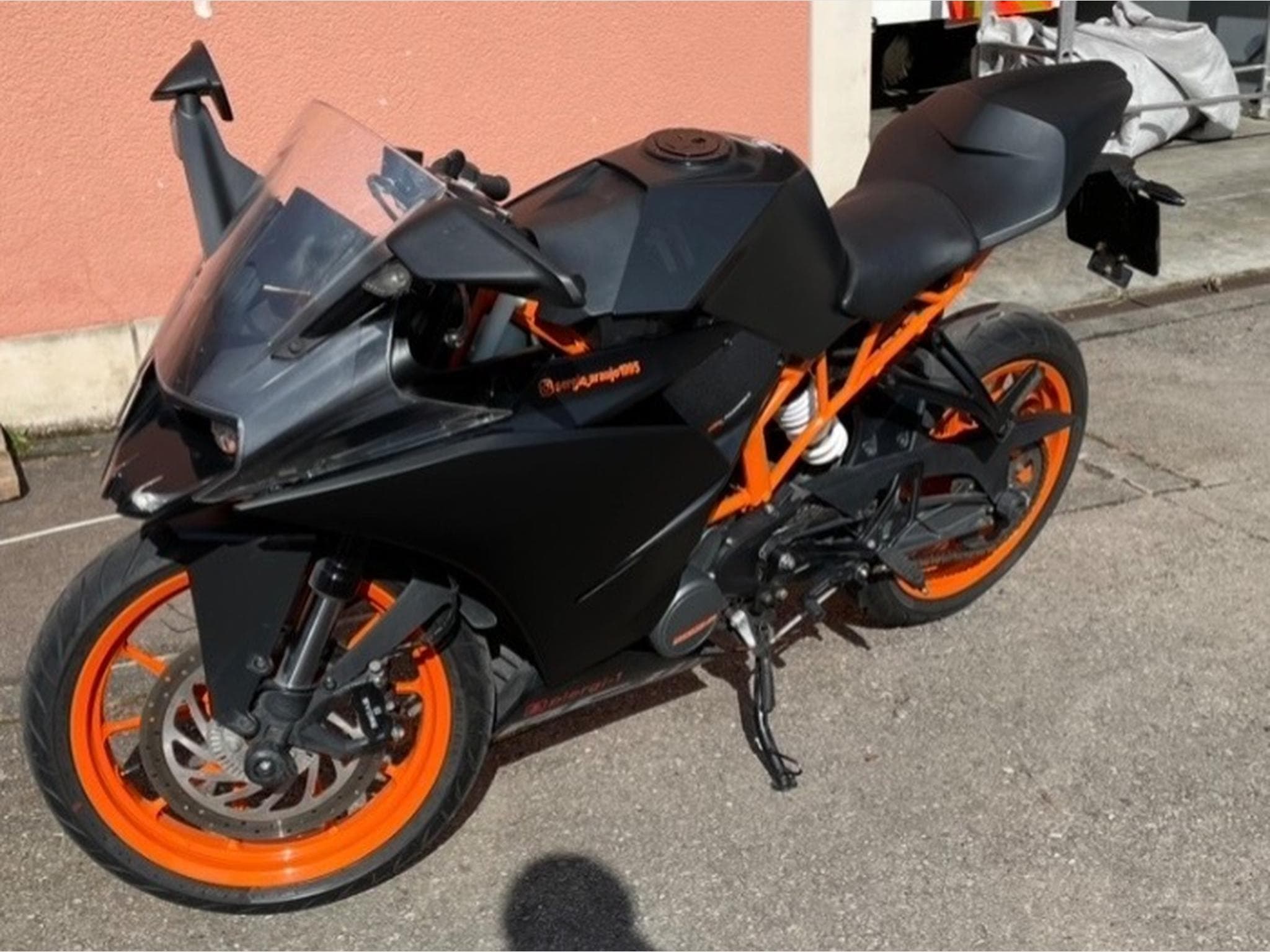 KTM RC 125 (2015) - Foto 1