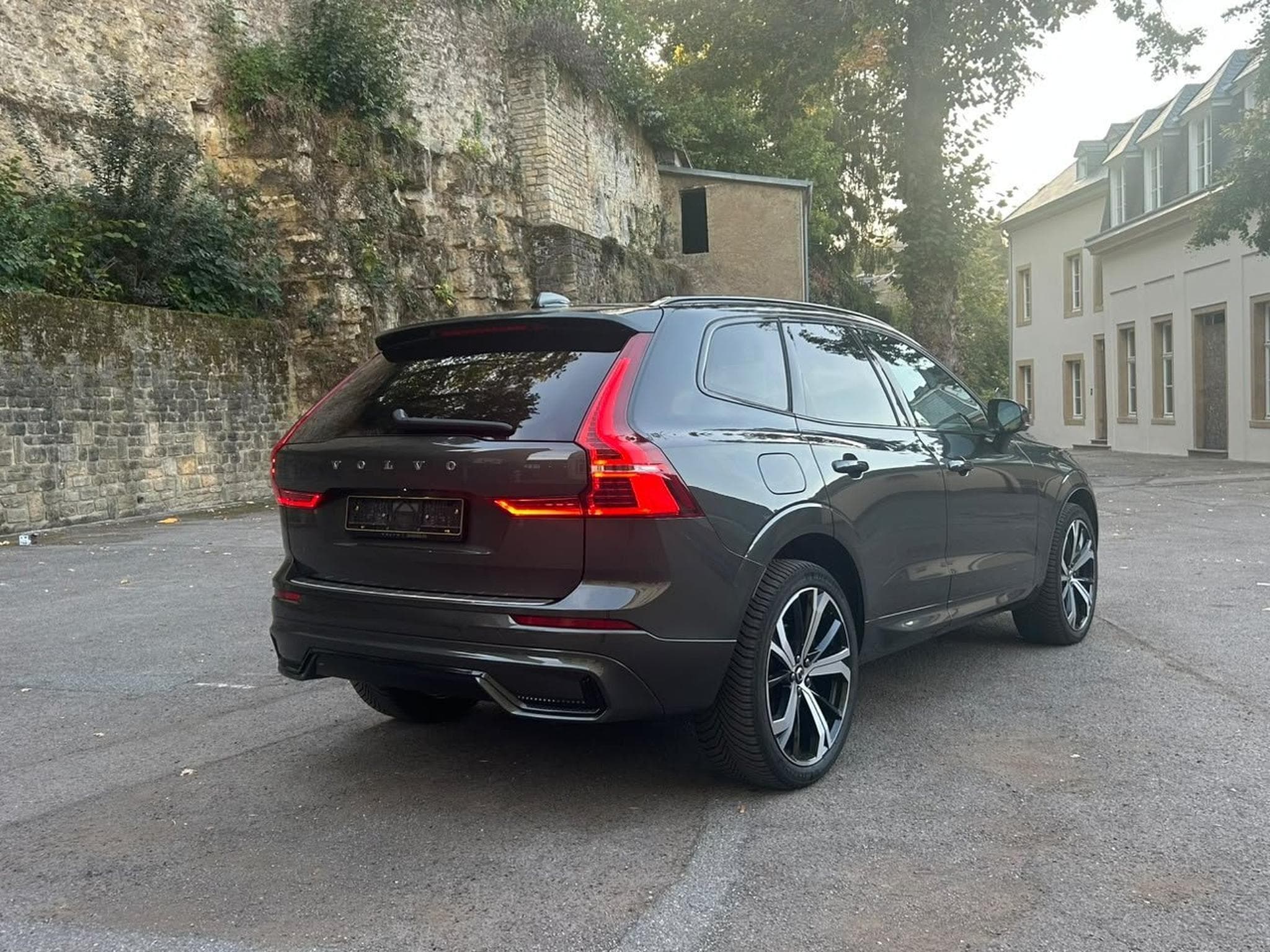 Volvo XC60 B5 235 AWD 235 R-Design / Black Design (2022) - Photo 3