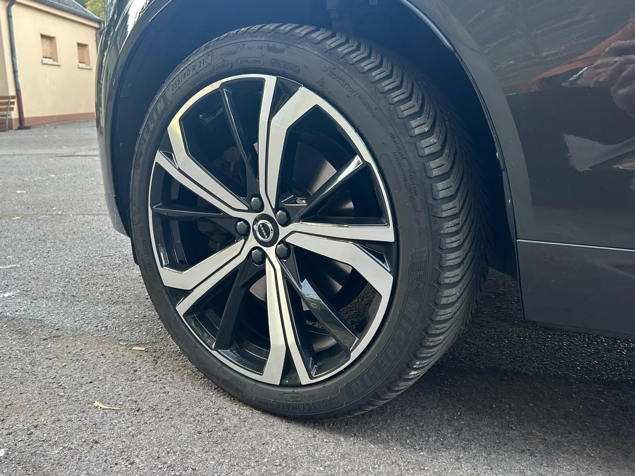Volvo XC60 B5 235 AWD 235 R-Design / Black Design (2022) - Photo 5