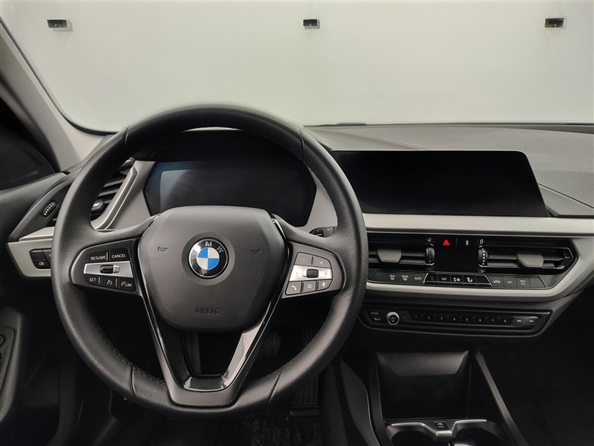 BMW 118 dA  Navi Cockpit / Led / PDC av+ar (2024) - Foto 9