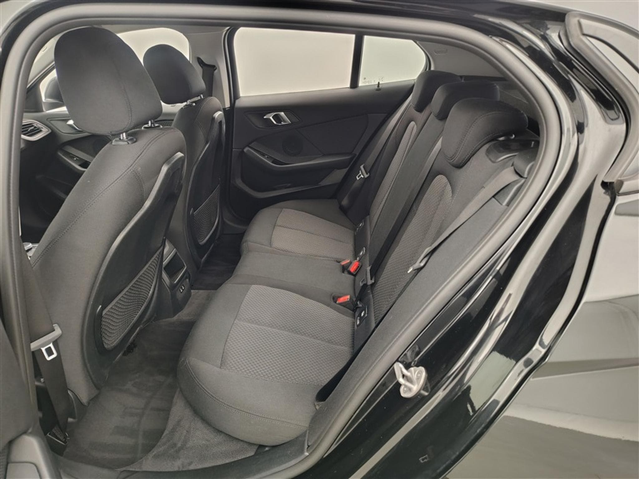 BMW 118 dA  Navi Cockpit / Led / PDC av+ar (2024) - Foto 13