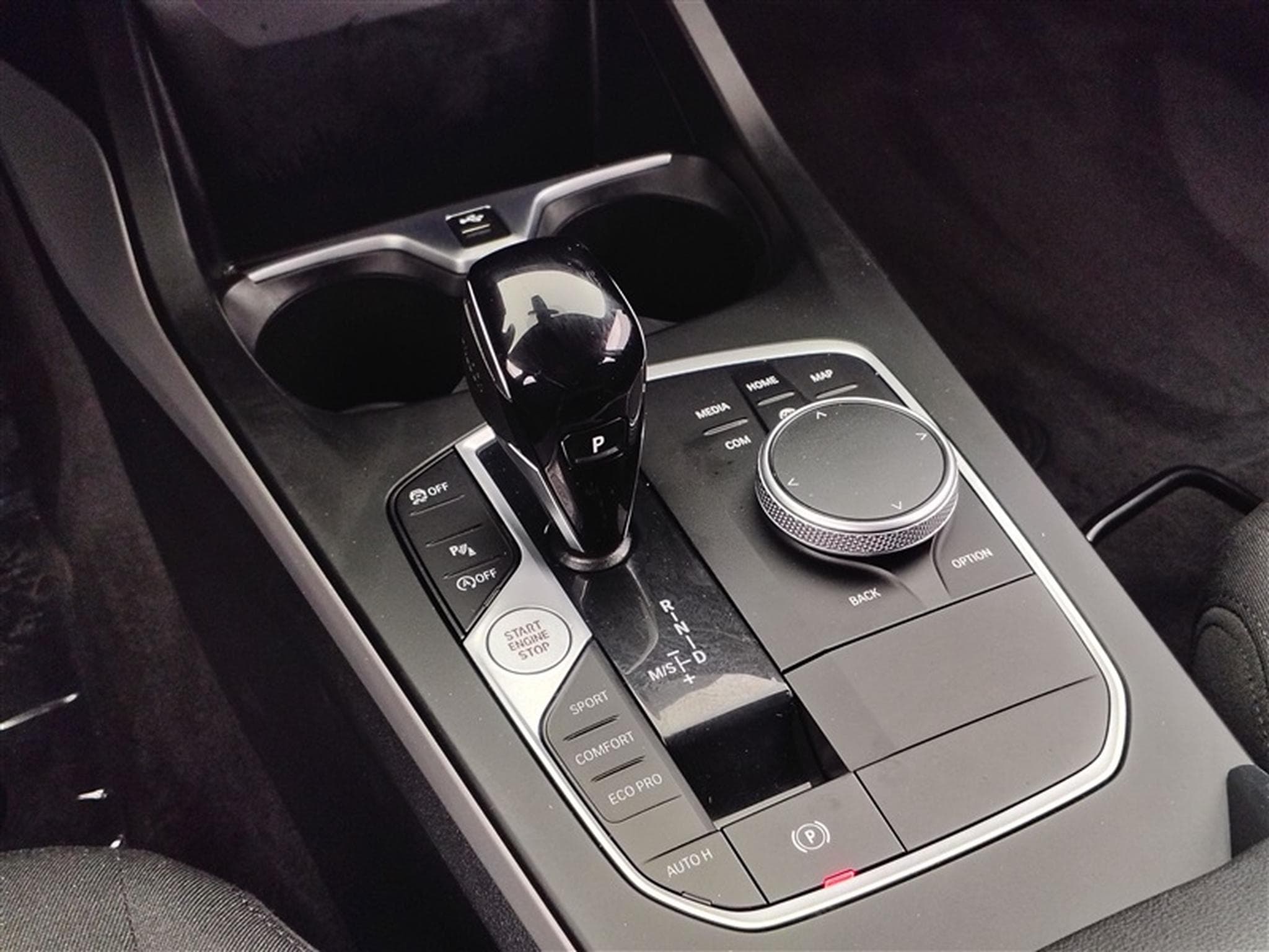 BMW 118 dA  Navi Cockpit / Led / PDC av+ar (2024) - Foto 12