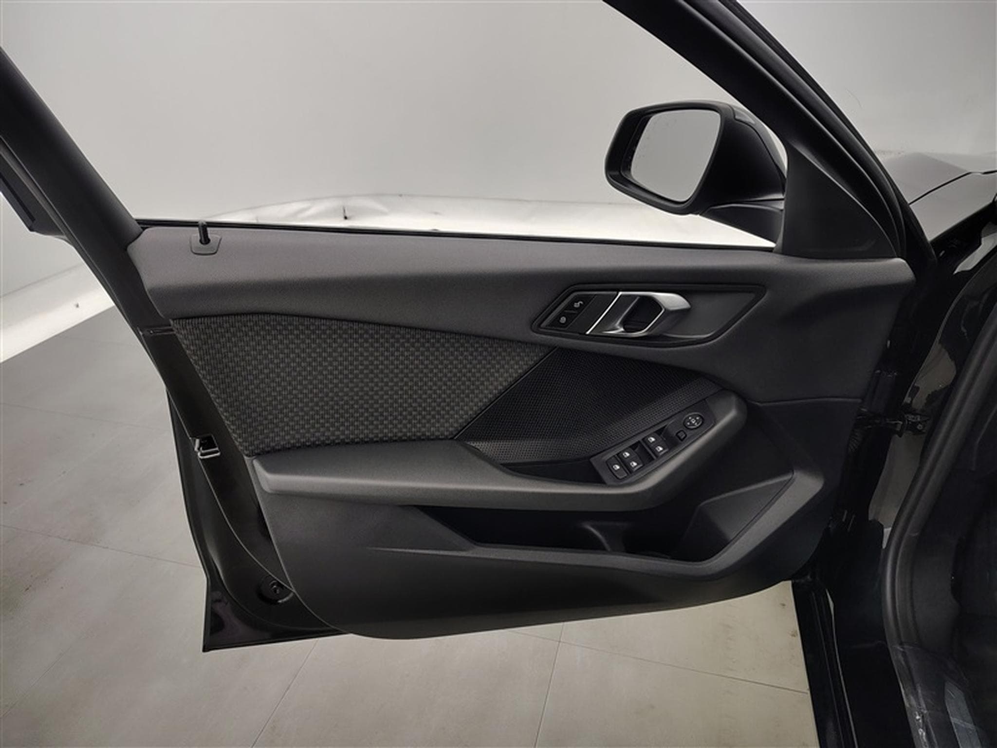 BMW 118 dA  Navi Cockpit / Led / PDC av+ar (2024) - Foto 17