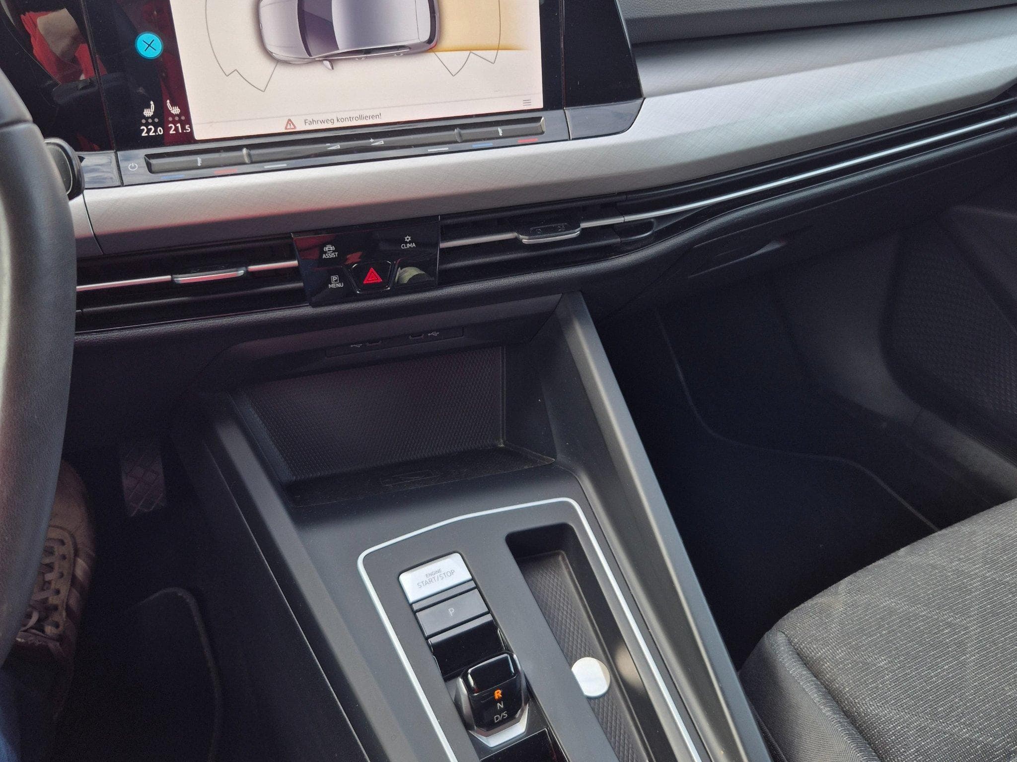 VW Golf VIII Life (2021) - Photo 5