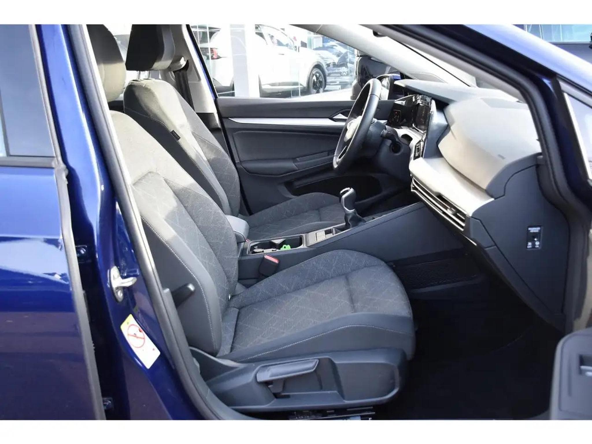 VW Golf (2024) - Photo 7