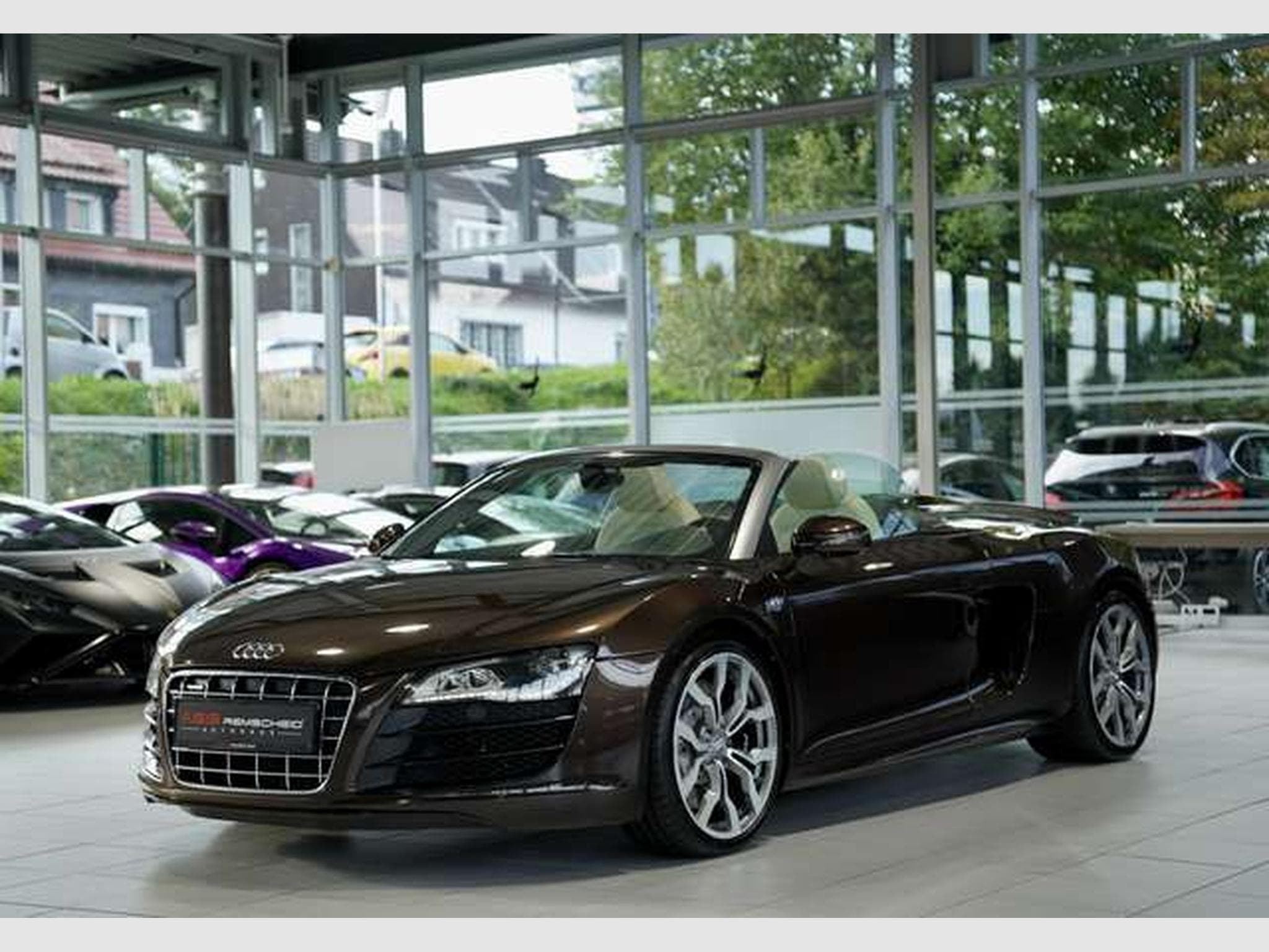 Audi R8 5.2 V10 FSI q. Spyder *2.H *Historie *Sammler (2011) - Photo 4