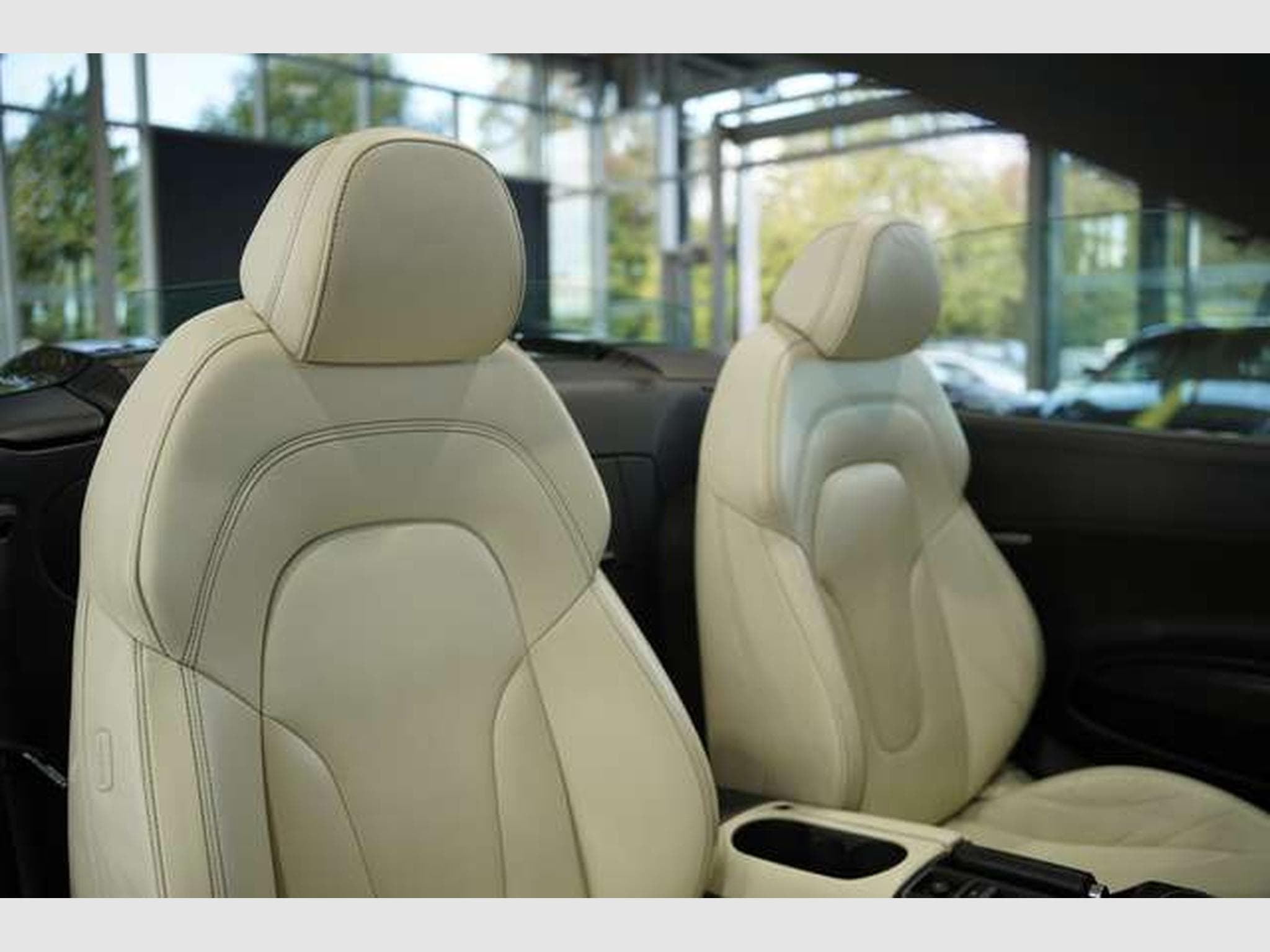 Audi R8 5.2 V10 FSI q. Spyder *2.H *Historie *Sammler (2011) - Photo 24
