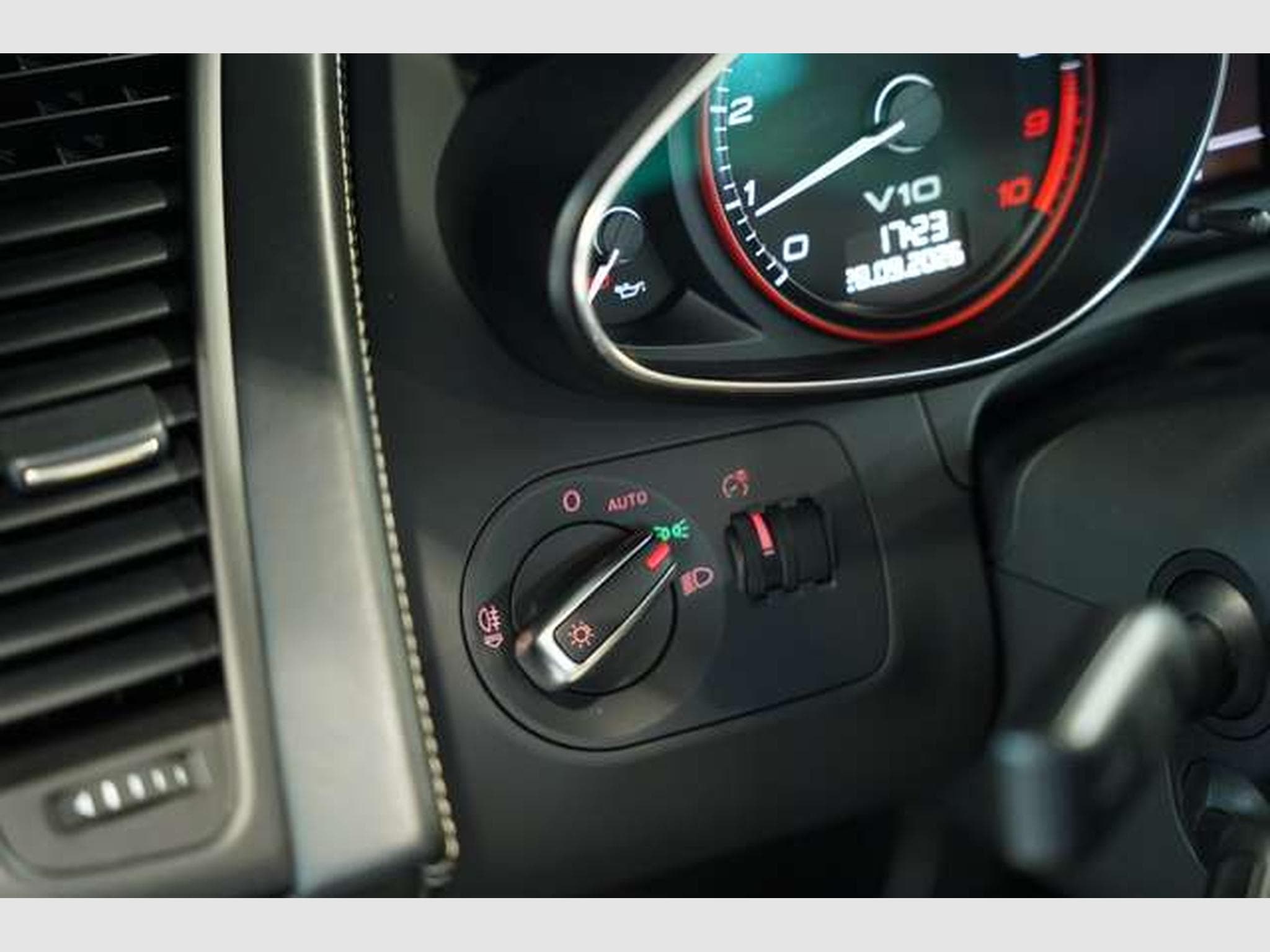 Audi R8 5.2 V10 FSI q. Spyder *2.H *Historie *Sammler (2011) - Photo 36