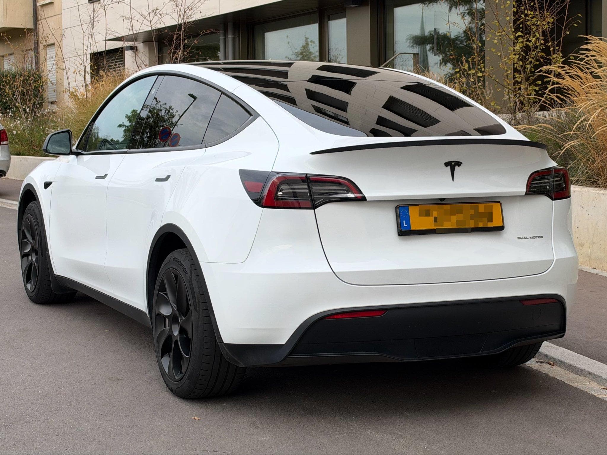 Tesla Model Y Long Range AWD | Acceleration Boost (2022) - Photo 2