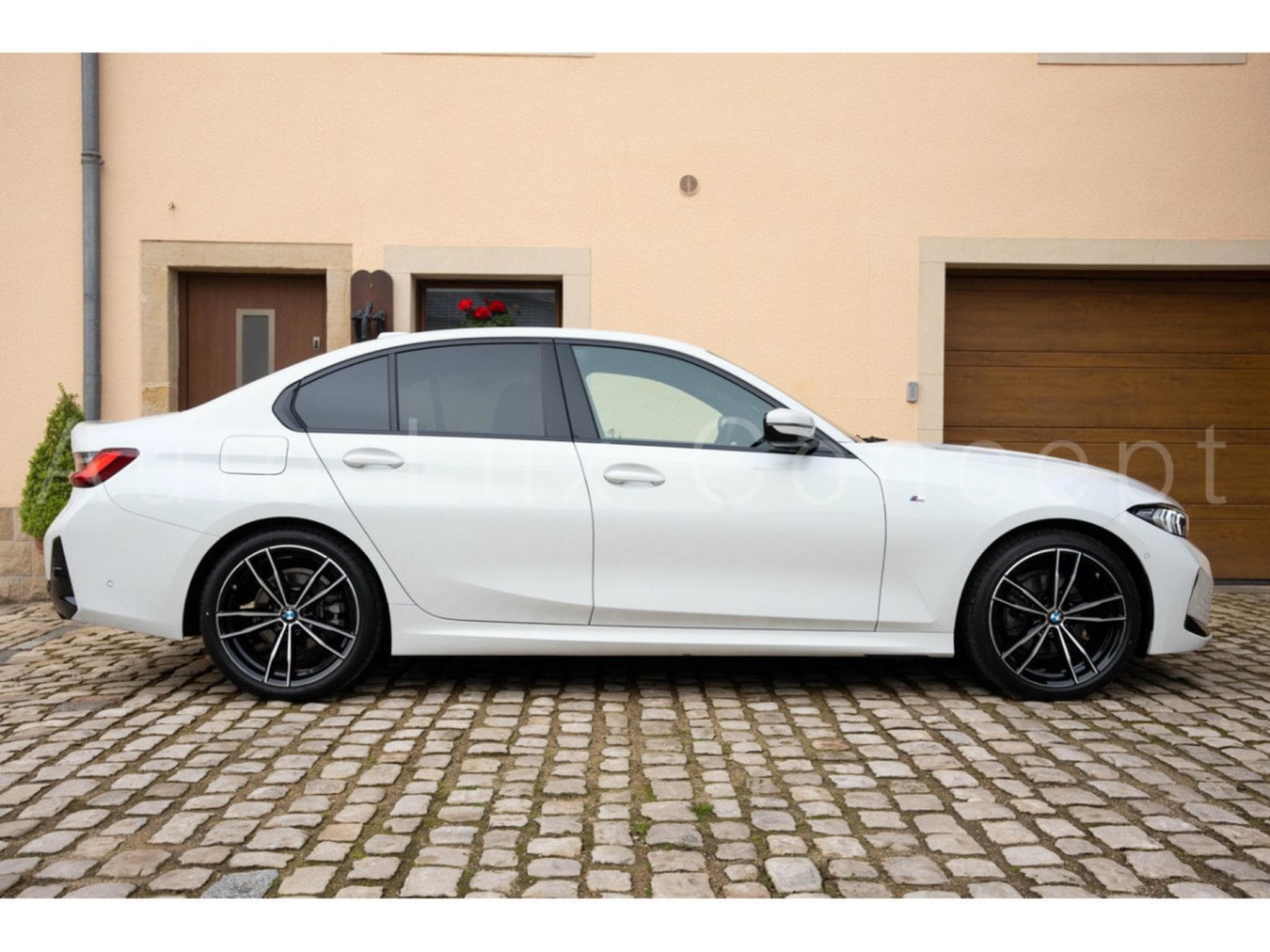 BMW 320 d xDrive M Sport (2023) - Photo 3