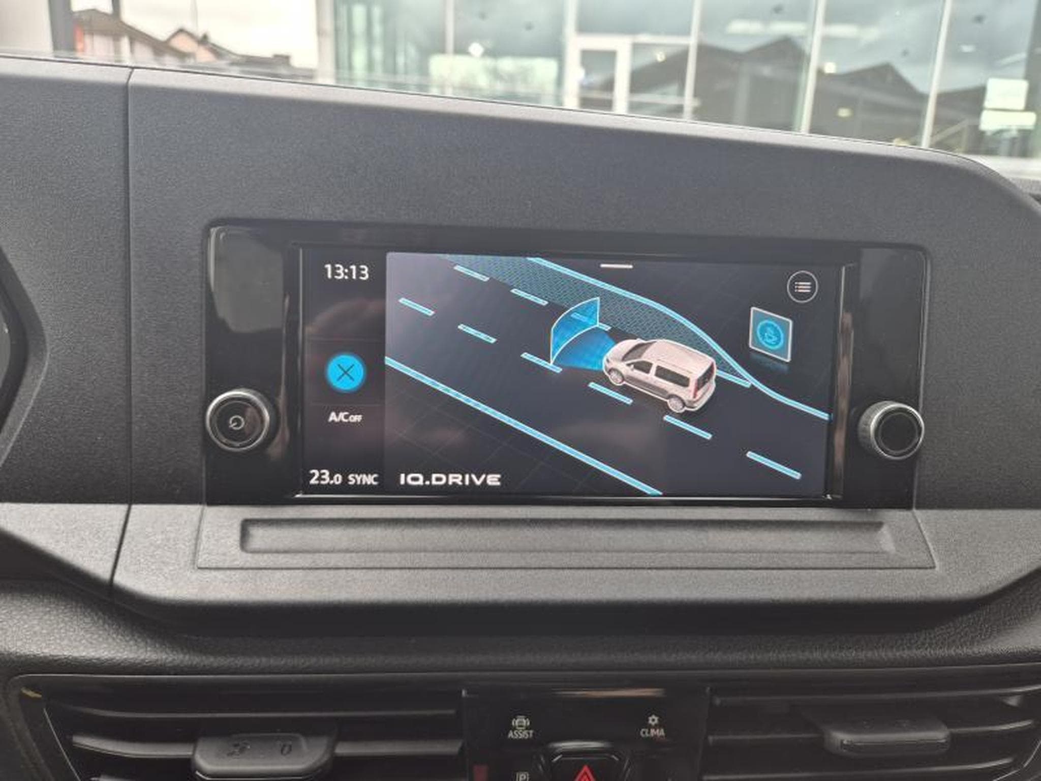 VW Caddy V (2024) - Photo 10