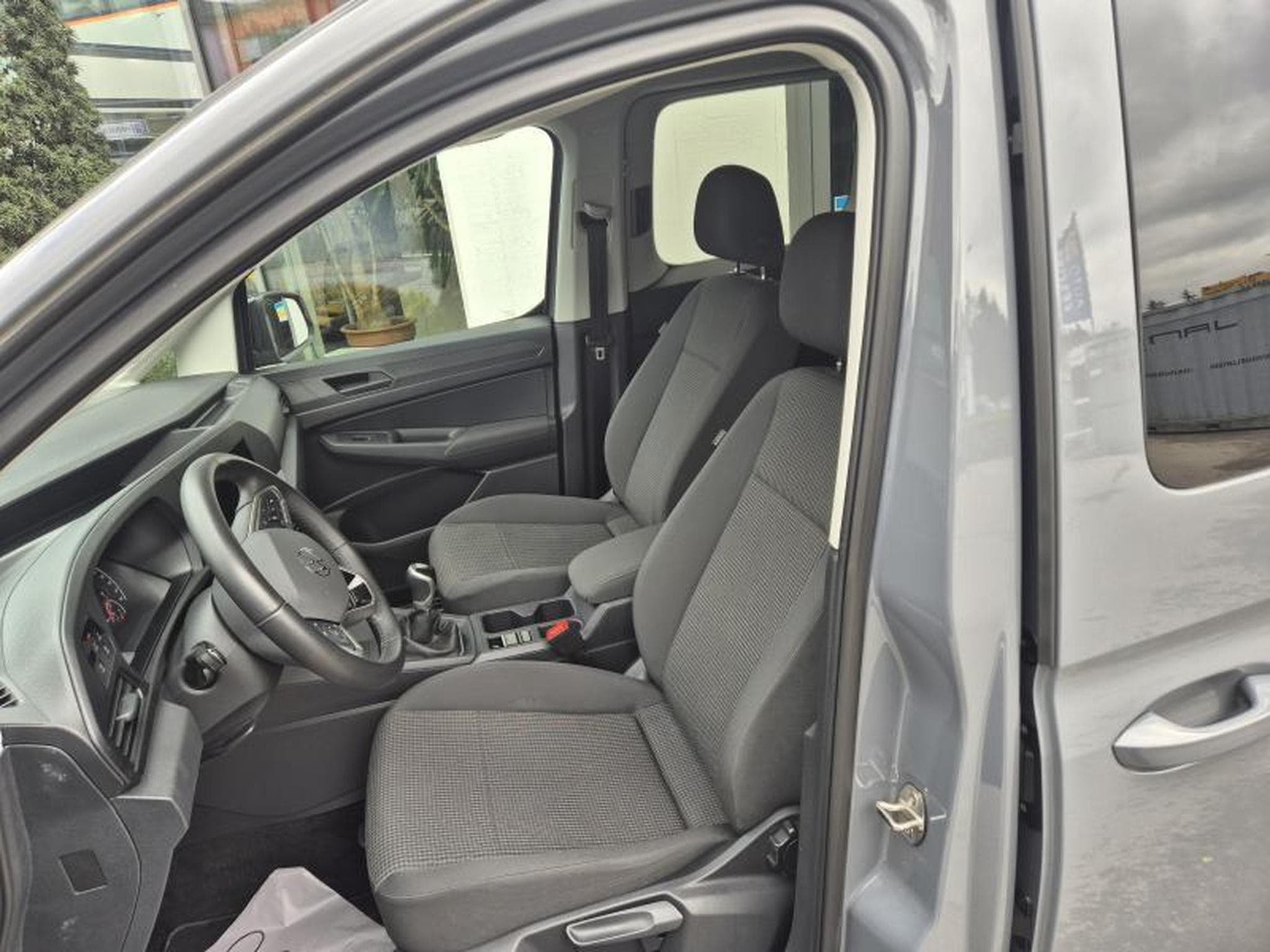 VW Caddy V (2024) - Photo 6