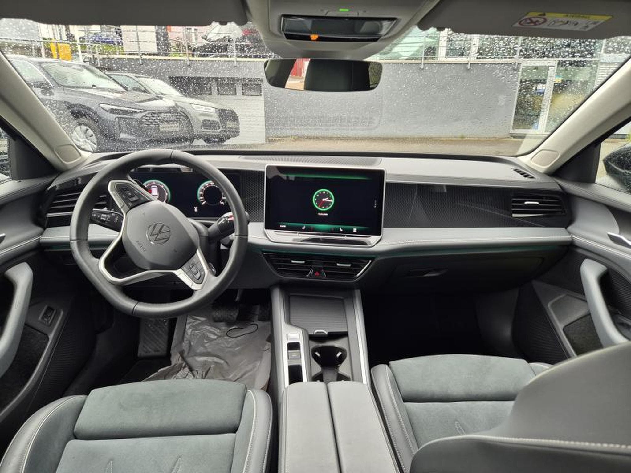 VW Passat Business (2024) - Photo 5