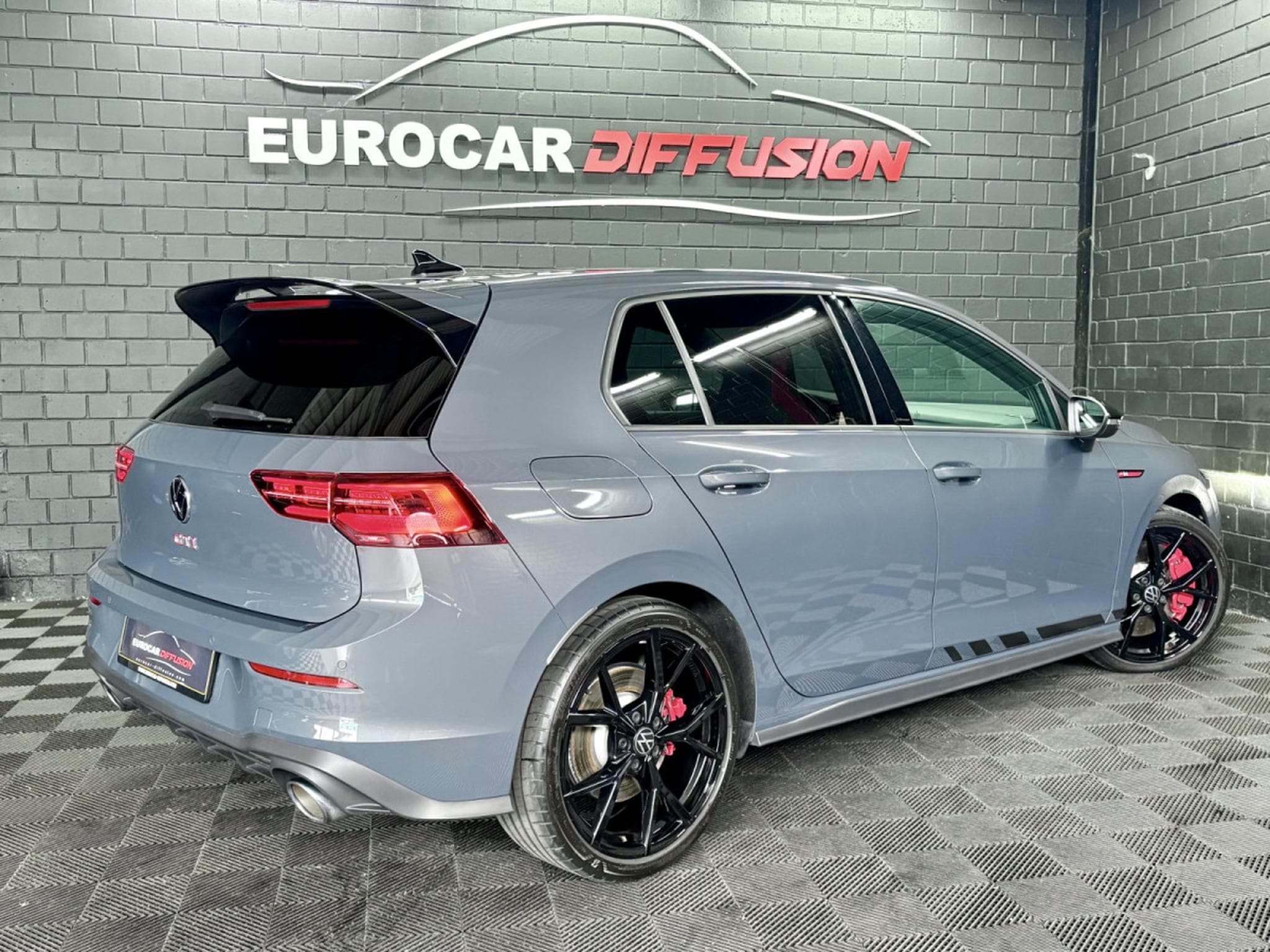 VW Golf GTI Clubsport 2.0 TSI 300 CV DSG7 *MATRIX* BLACK STYLE * ACC (2024) - Photo 6