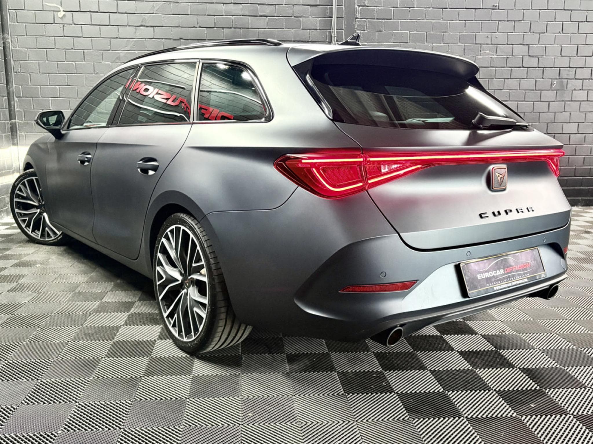 Cupra Leon ST 2.0 TSI 245 CV *DCC * VSS * ACC * (2024) - Foto 4