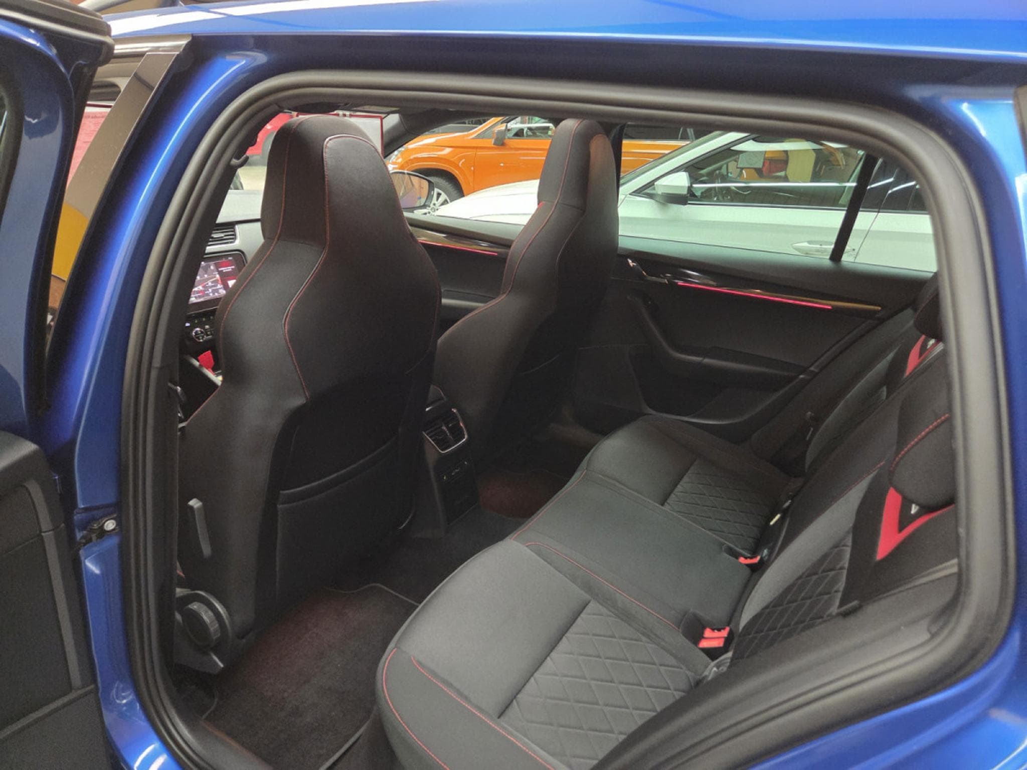 Skoda Octavia RS DSG 245CV (2019) - Photo 24