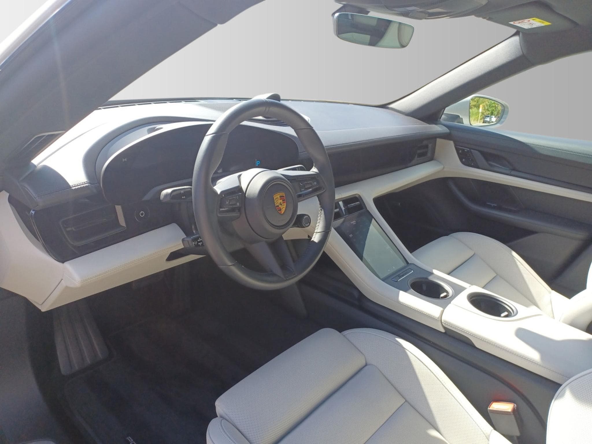 Porsche Taycan 4S (2022) - Photo 10