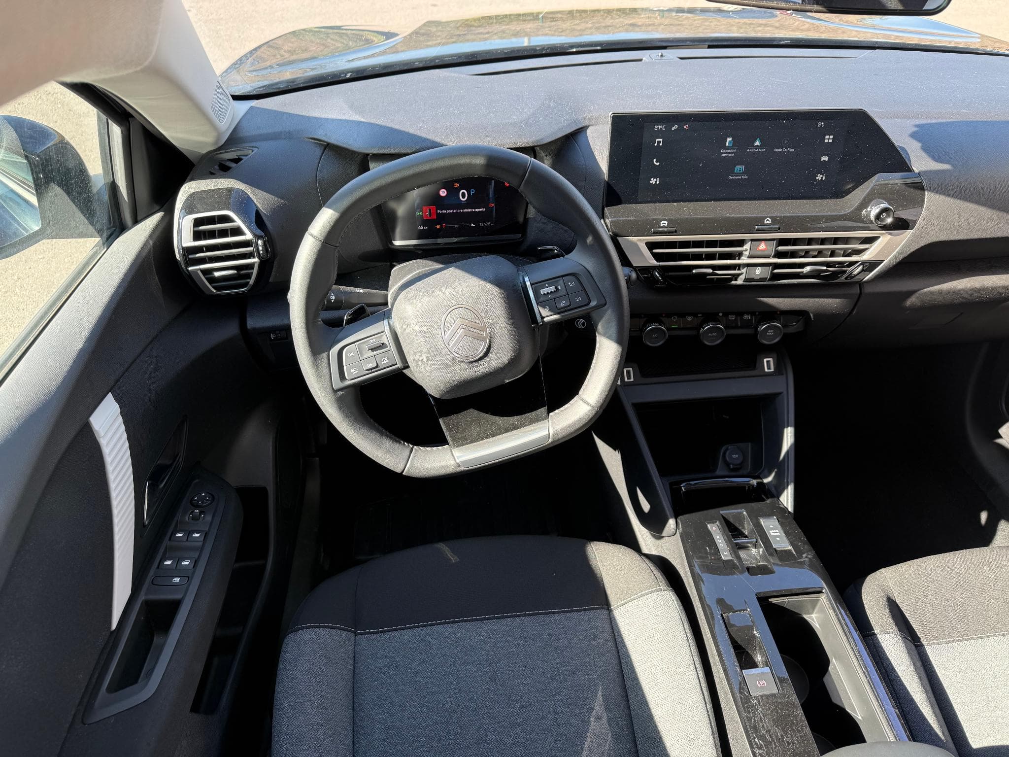 Citroën C4 1.2 HYBRID 110 E-DCS6 YOU (2025) - Foto 4