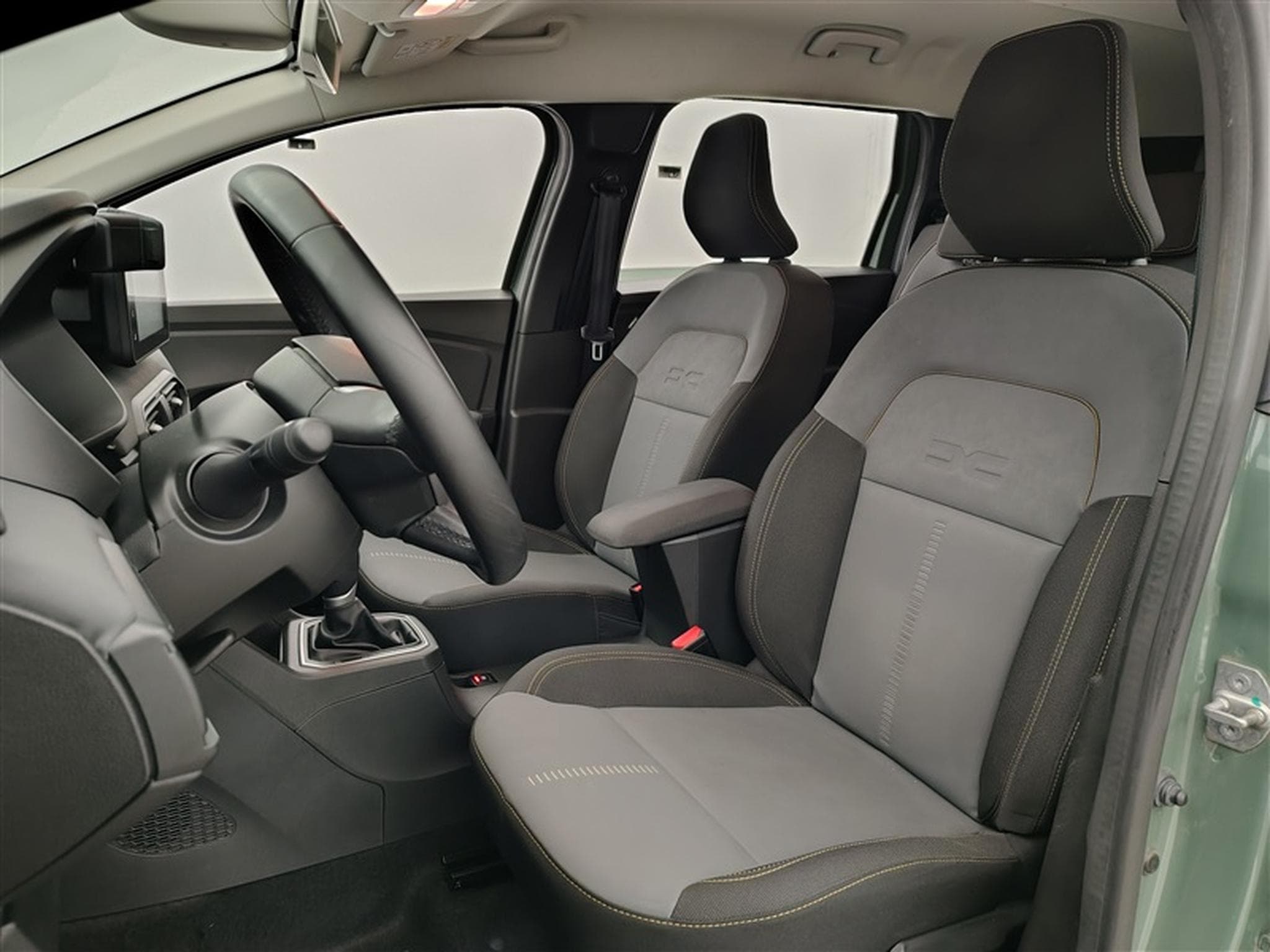 Dacia Jogger 1.6 Hybrid EDC Extreme 7pl. CARPLAY / FULL LED / CAMERA (2024) - Photo 7