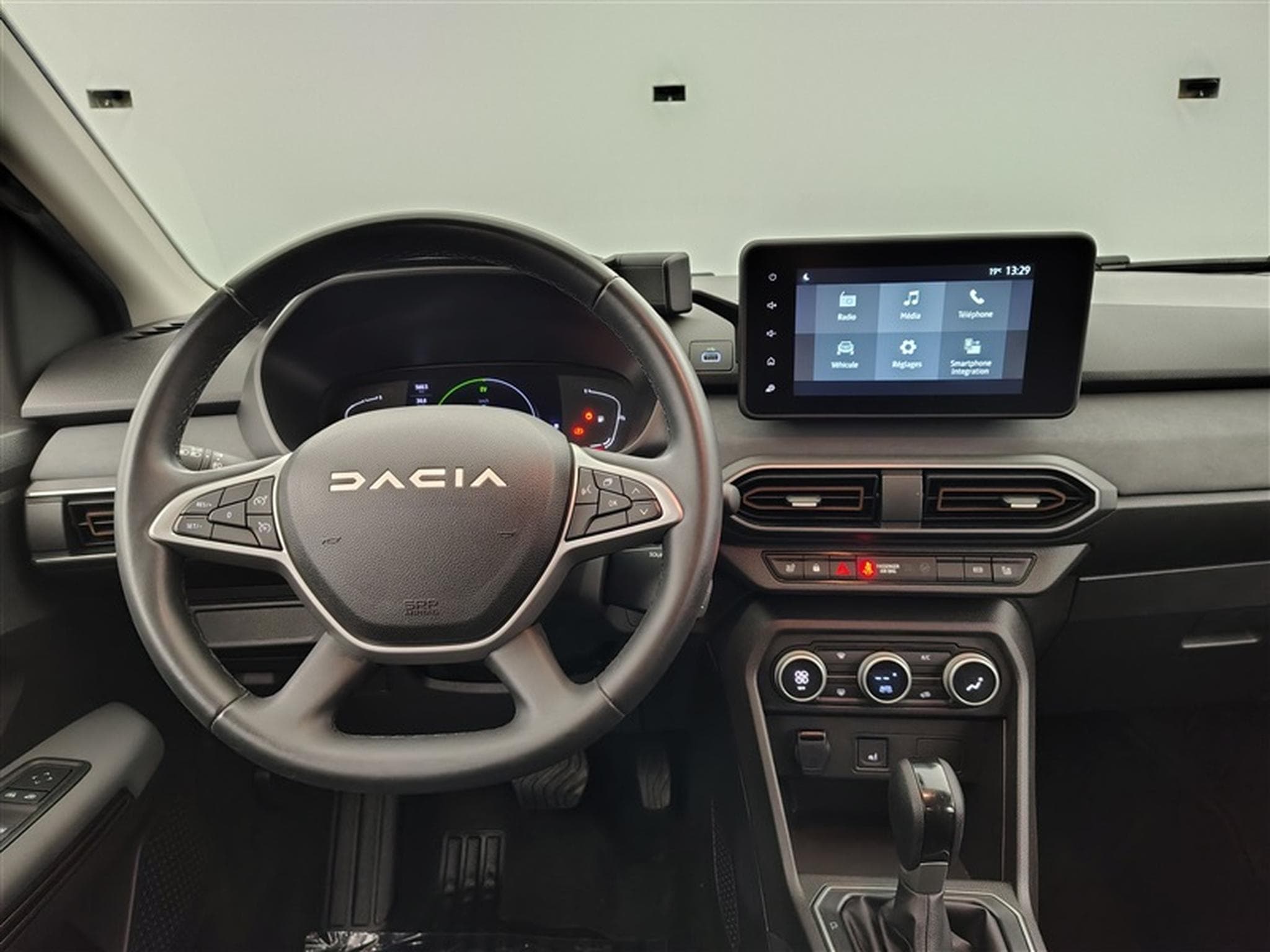 Dacia Jogger 1.6 Hybrid EDC Extreme 7pl. CARPLAY / FULL LED / CAMERA (2024) - Photo 9