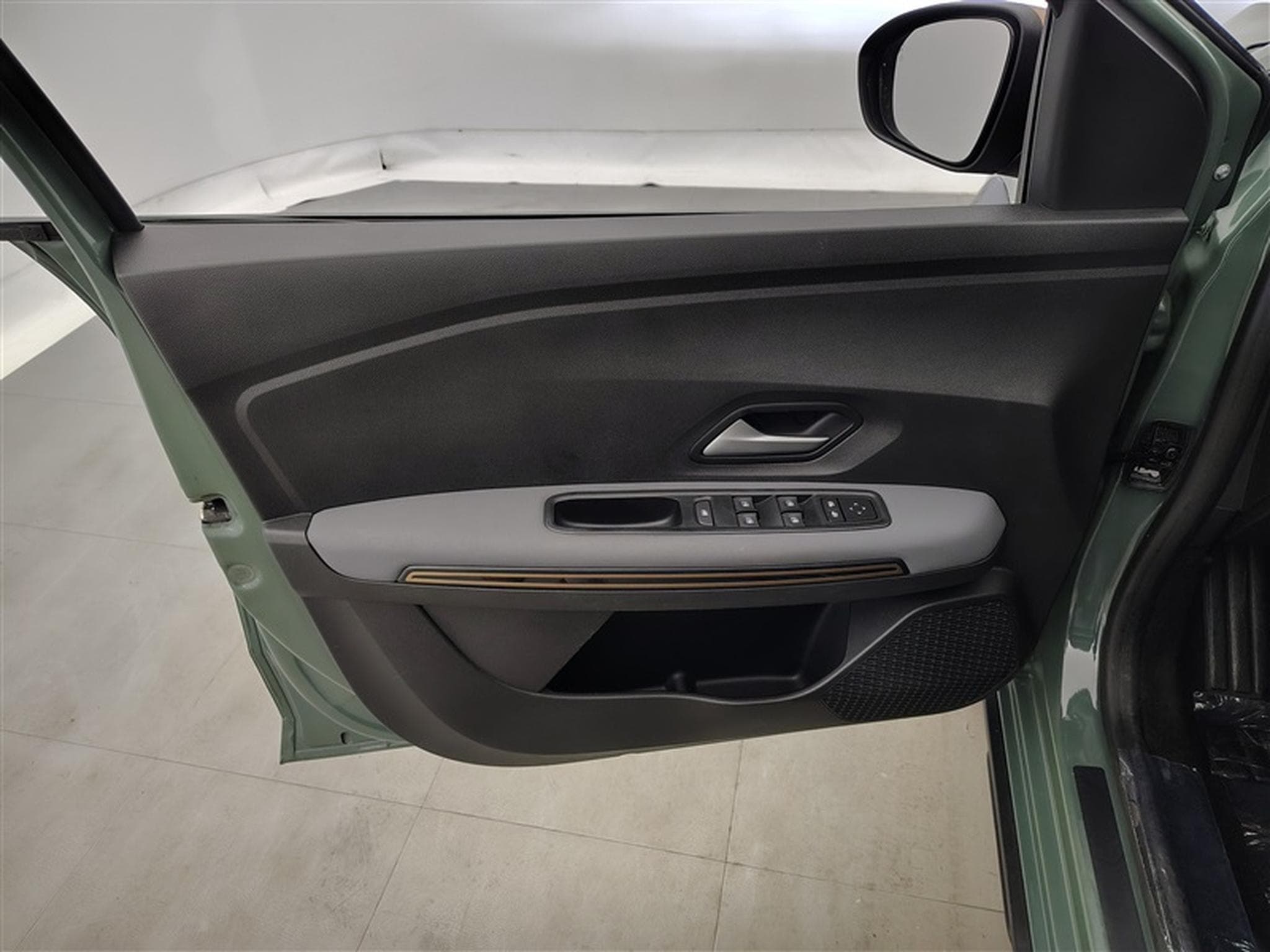 Dacia Jogger 1.6 Hybrid EDC Extreme 7pl. CARPLAY / FULL LED / CAMERA (2024) - Photo 17